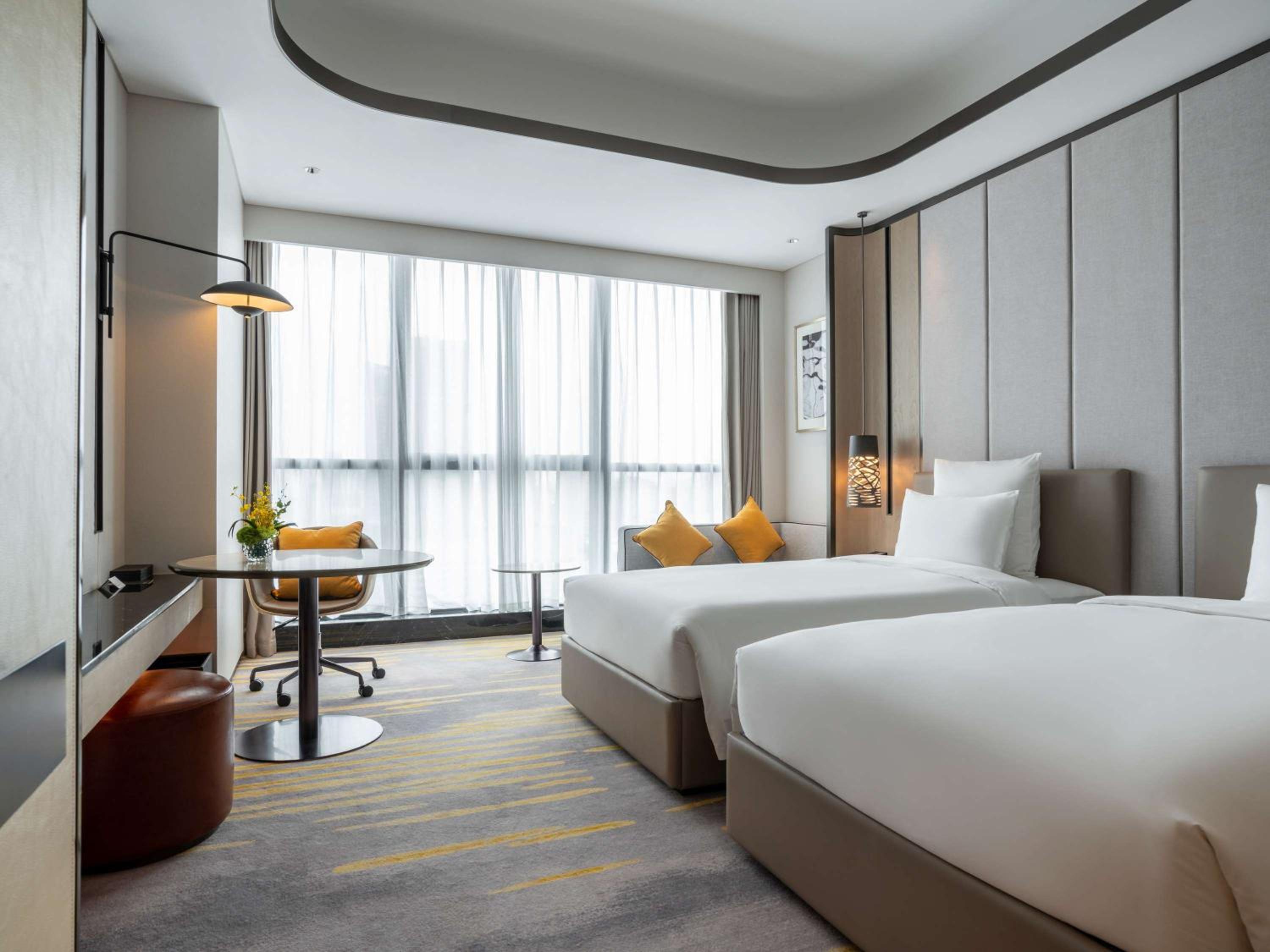 Superior Room with Two Single Beds - City Side