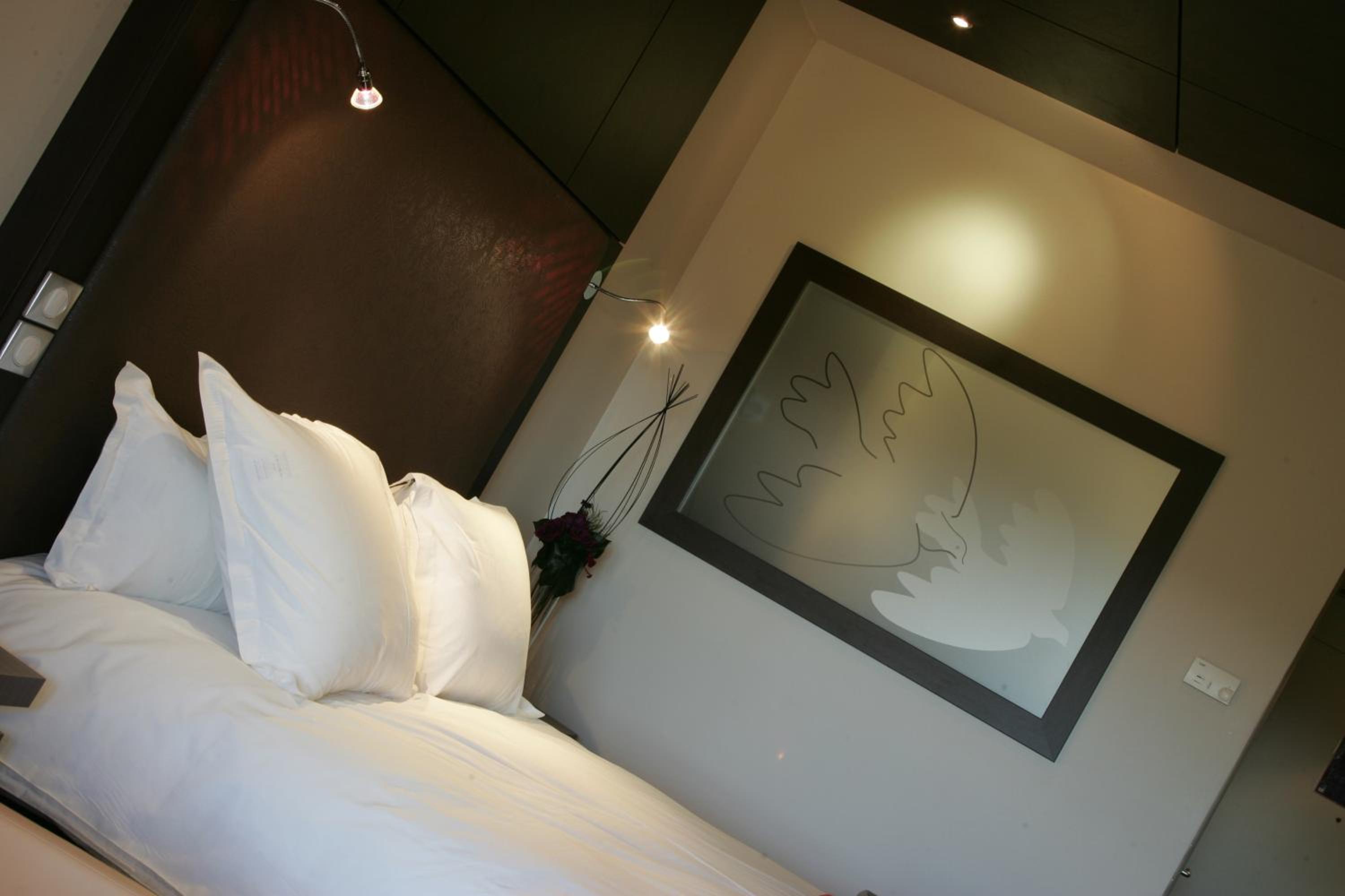 Standard Double Room - Photo 4