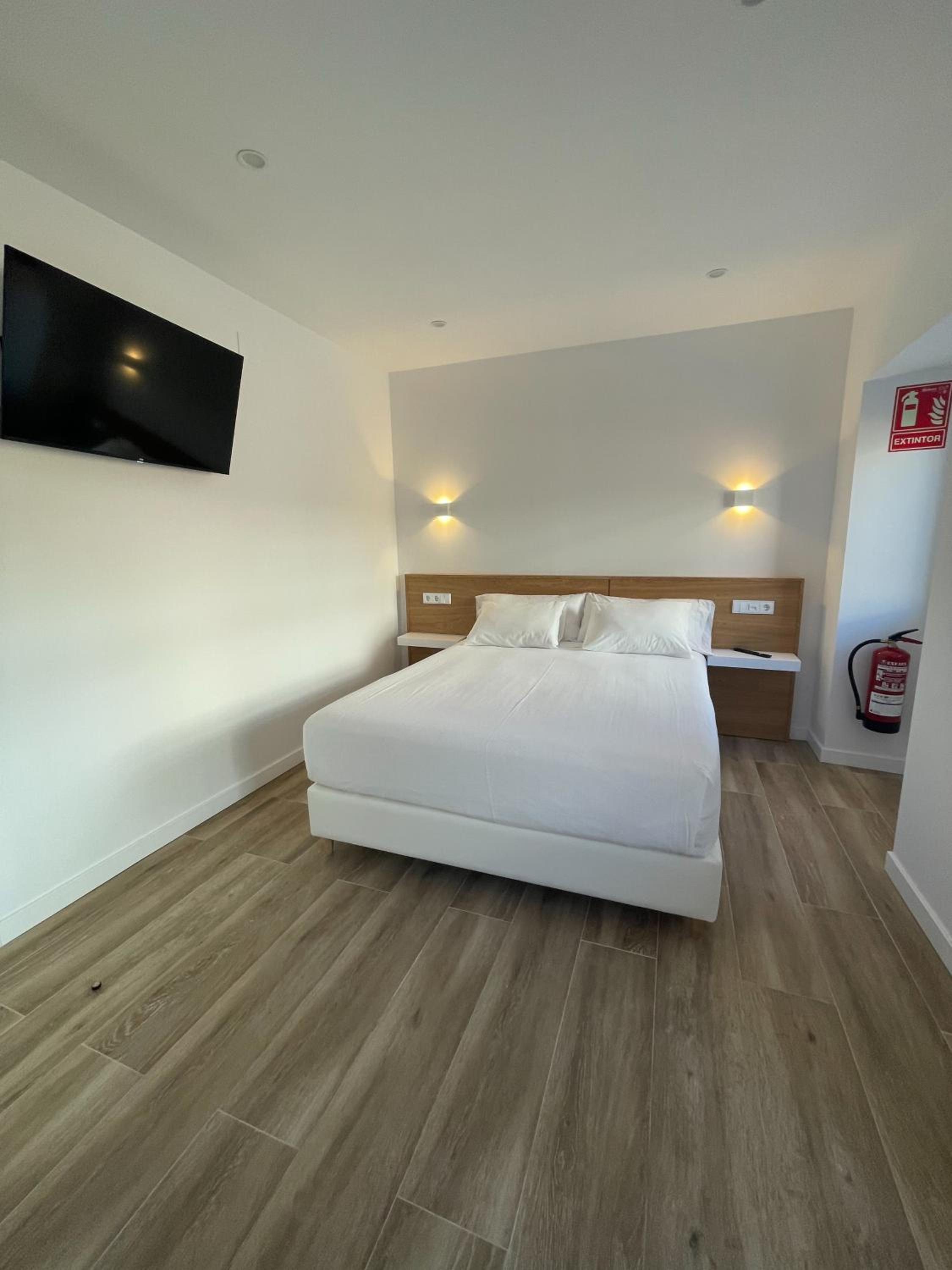 Habitación Doble con Balcón (3 Adultos)