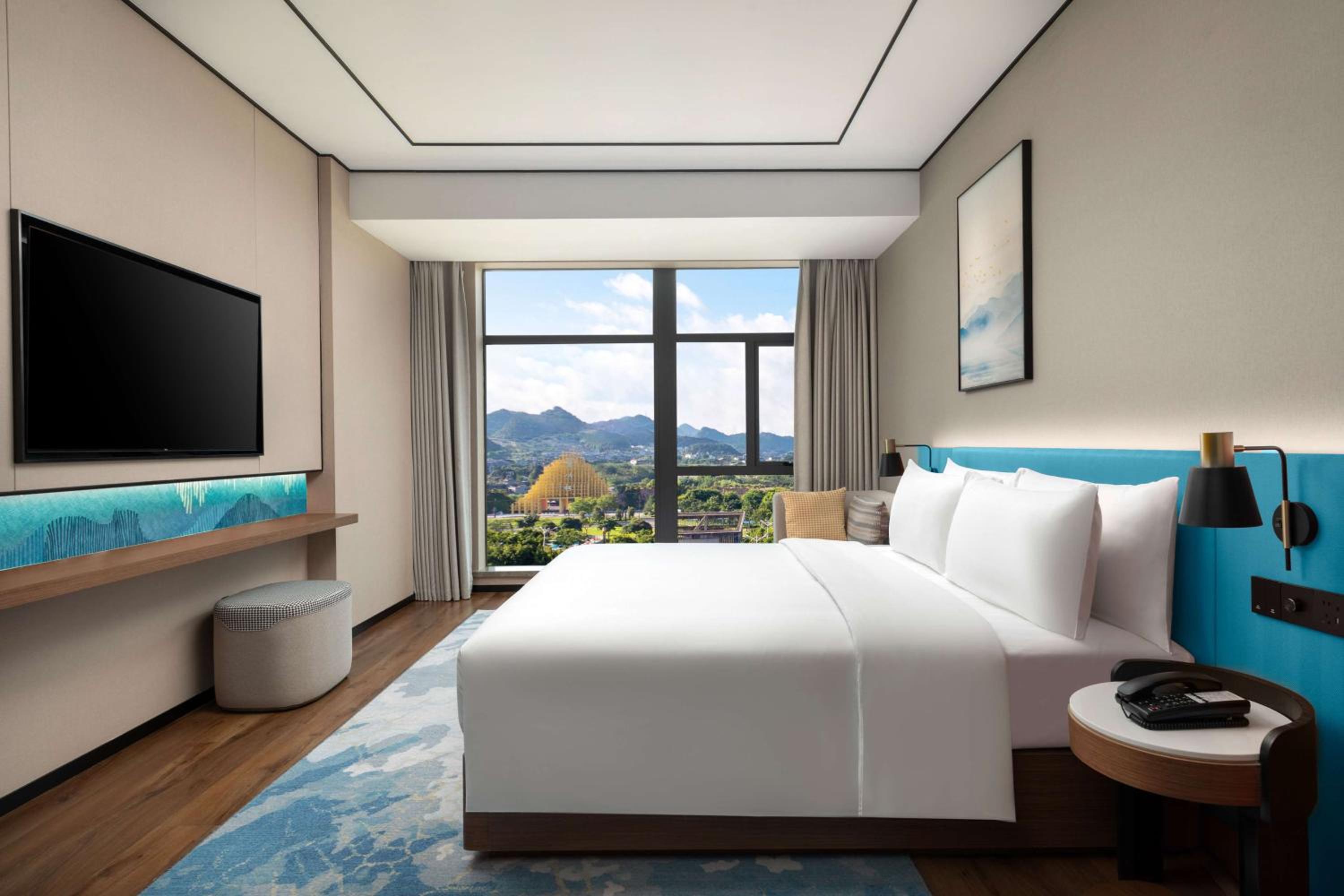 Deluxe King Room photo 2