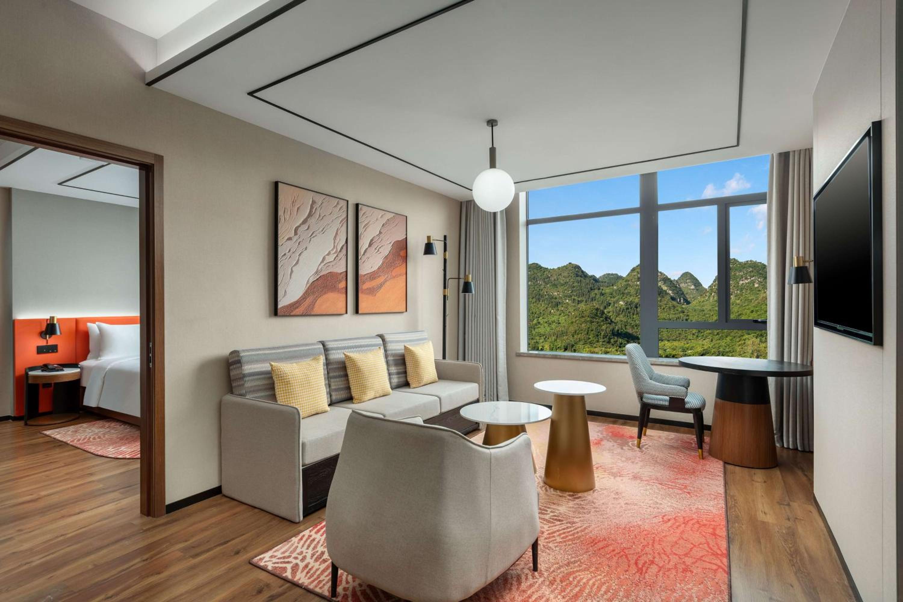 Deluxe King Suite with Bath Tub photo 1