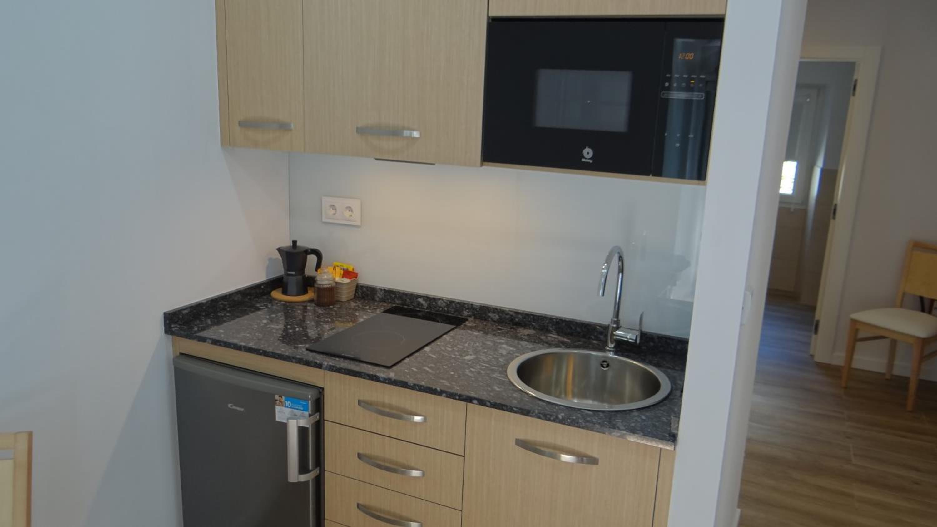 One-Bedroom Apartment with View photo 3