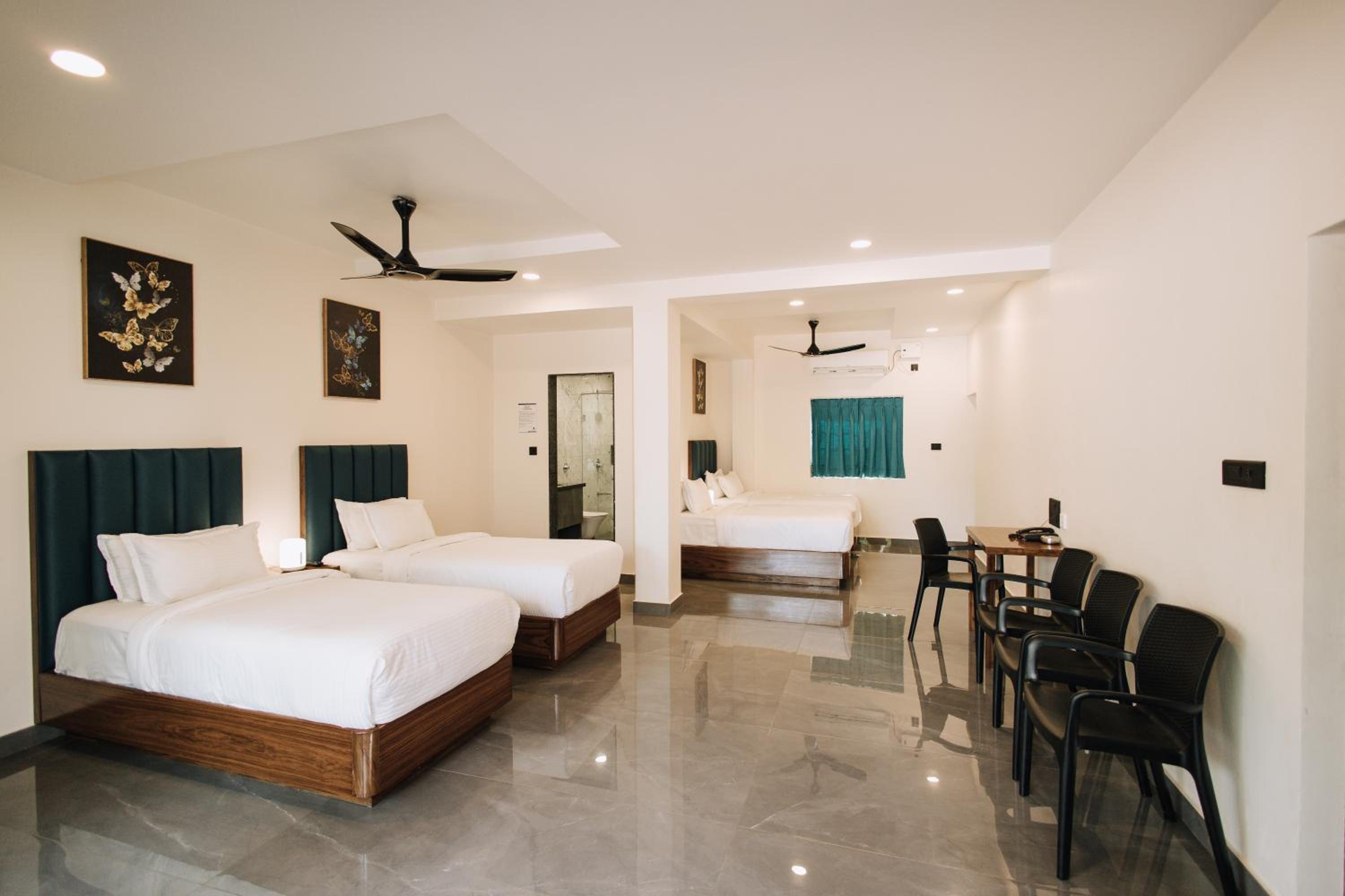 Deluxe Quadruple Room photo 3