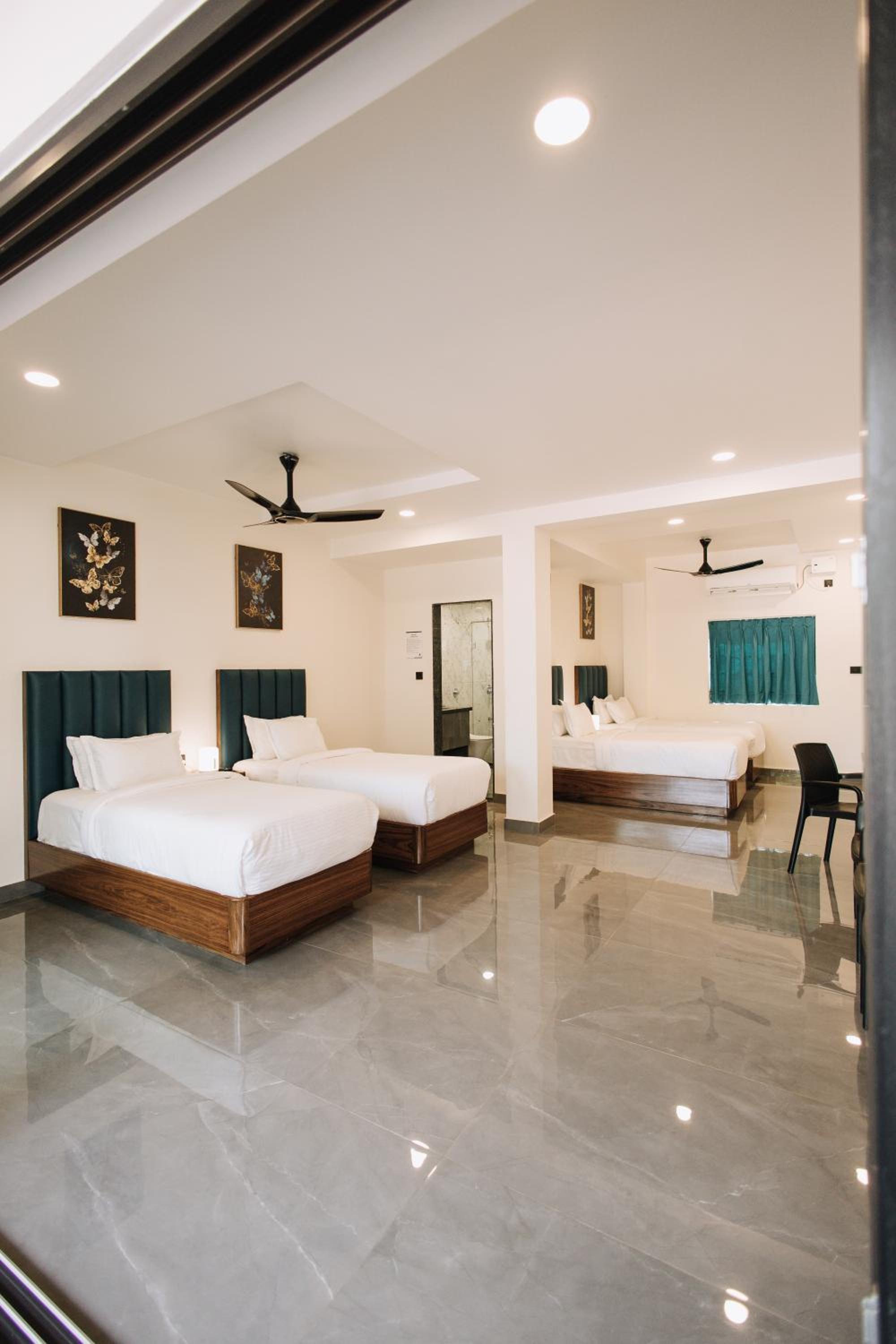 Deluxe Quadruple Room