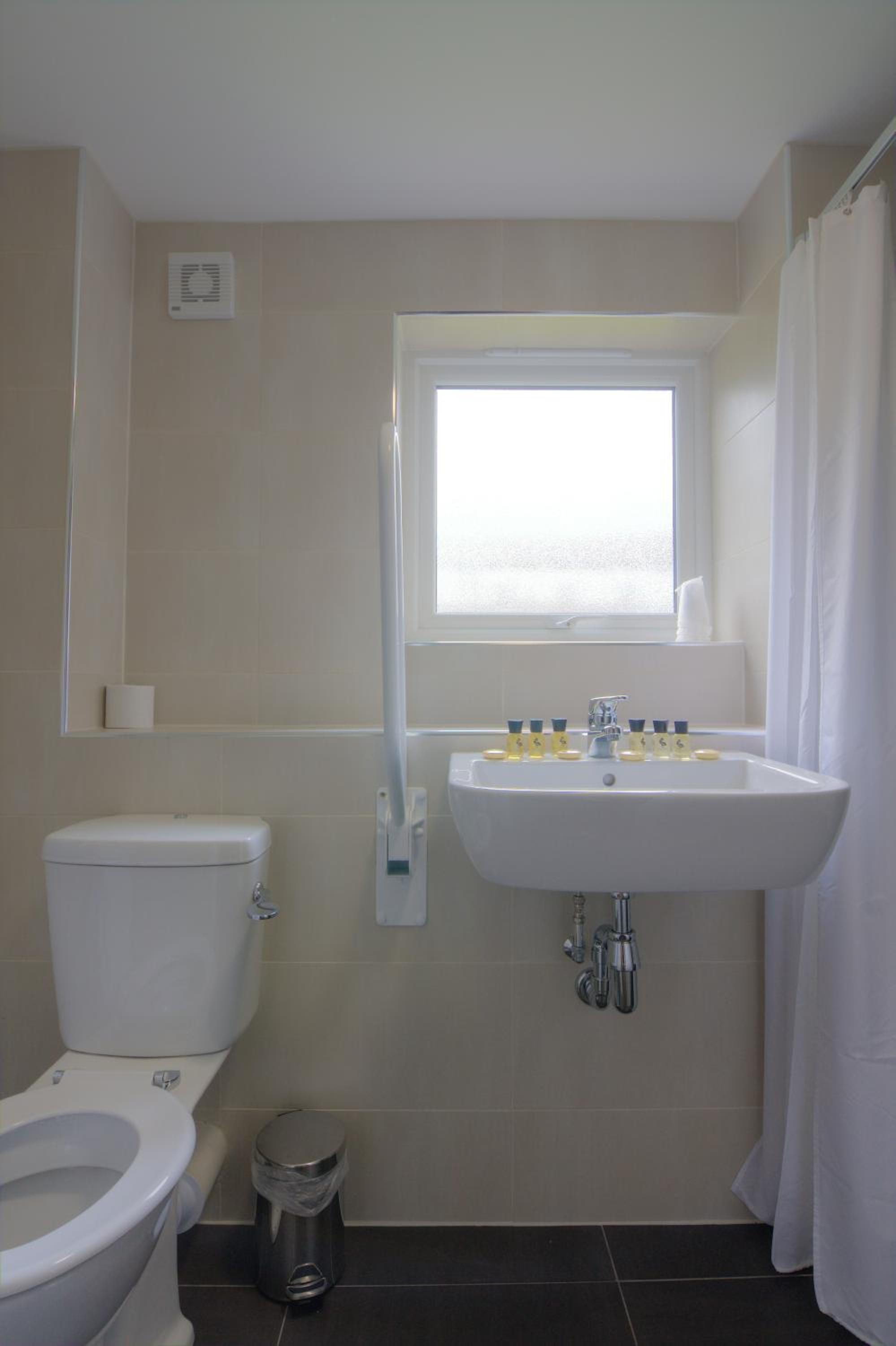 Two-Bedroom Apartment - Photo 7