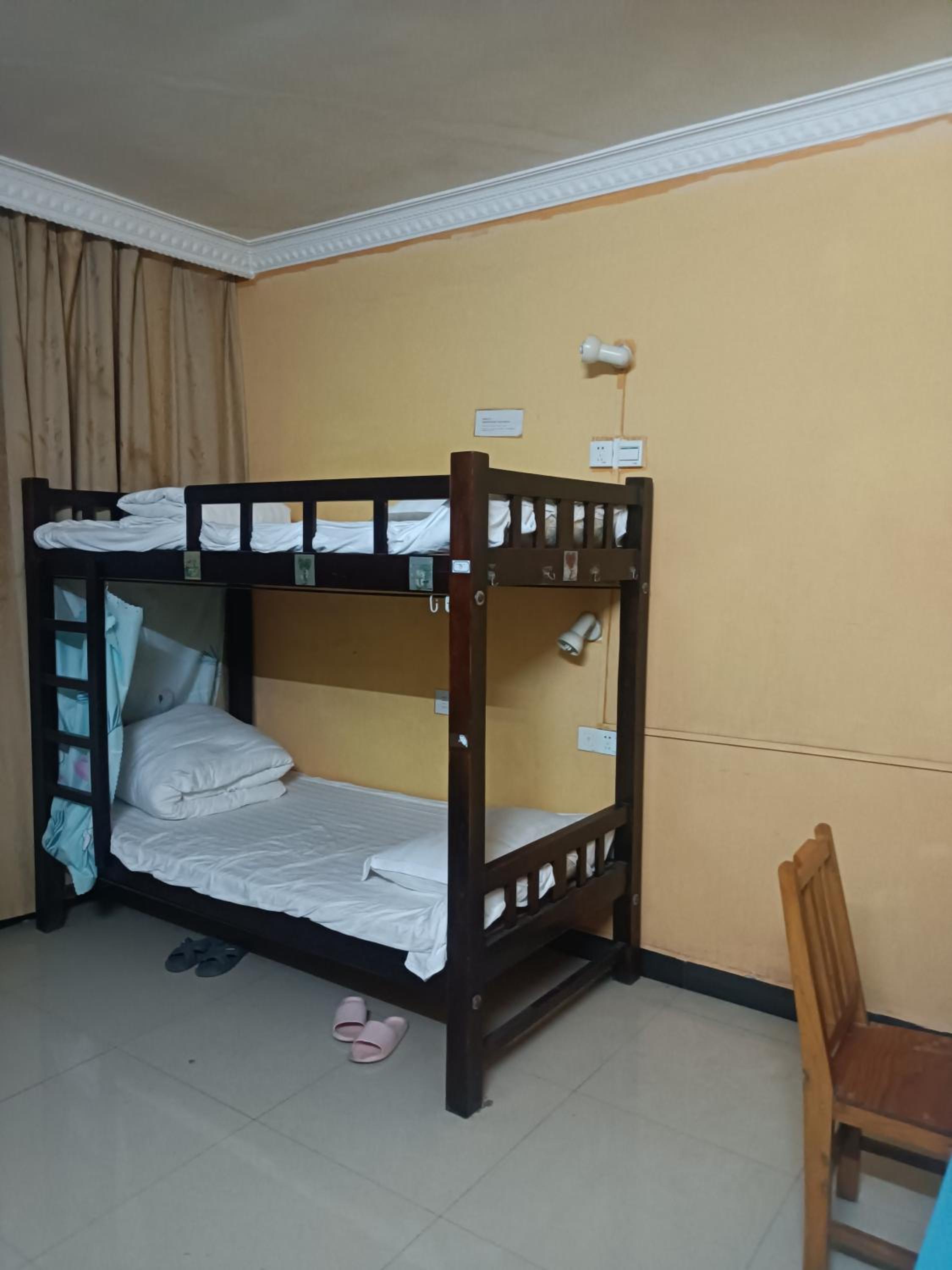 Bed in 4-Bed Mixed Dormitory Room photo 2