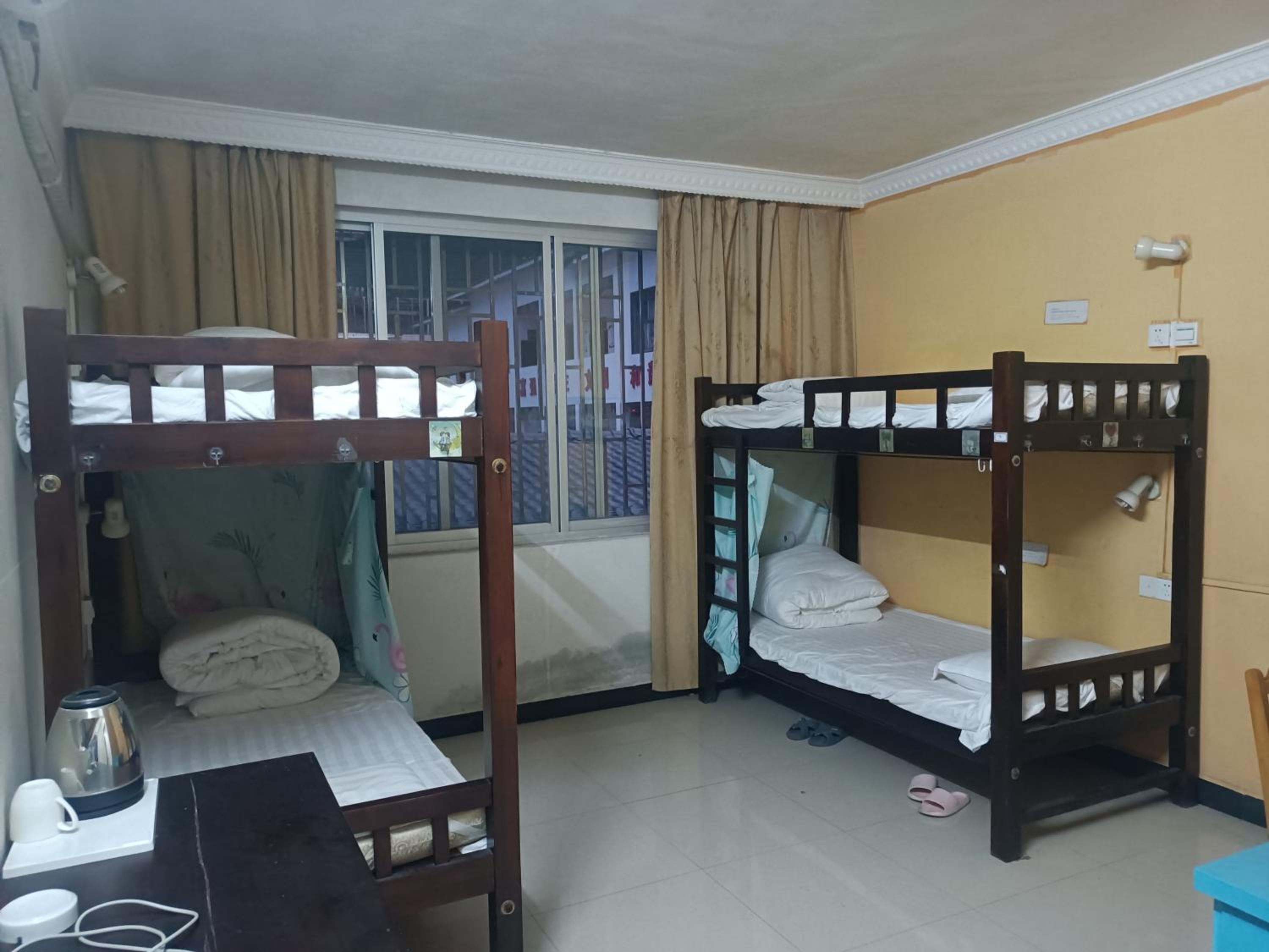Bed in 4-Bed Mixed Dormitory Room photo 3