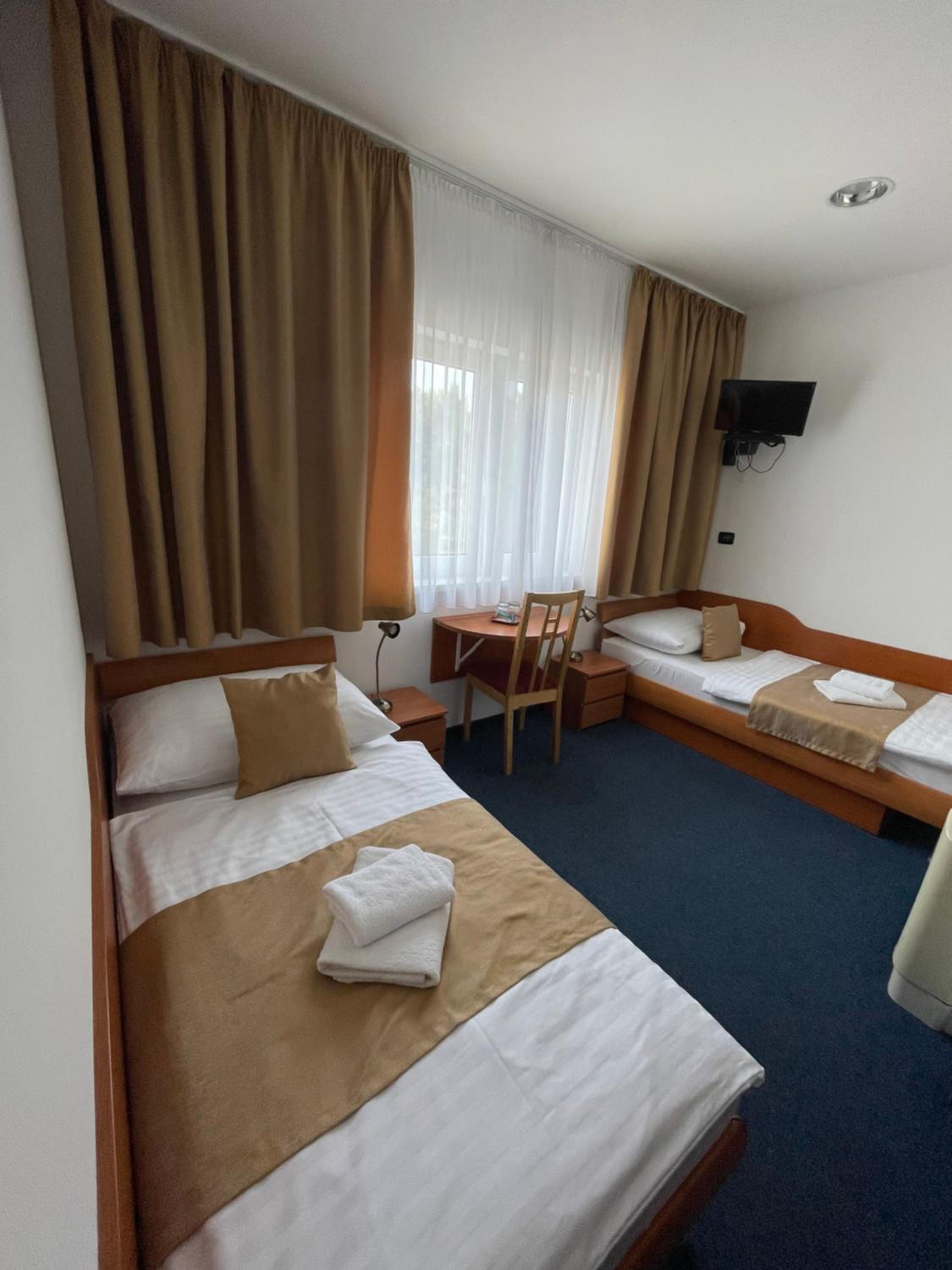 Superior Twin Room - Photo 6