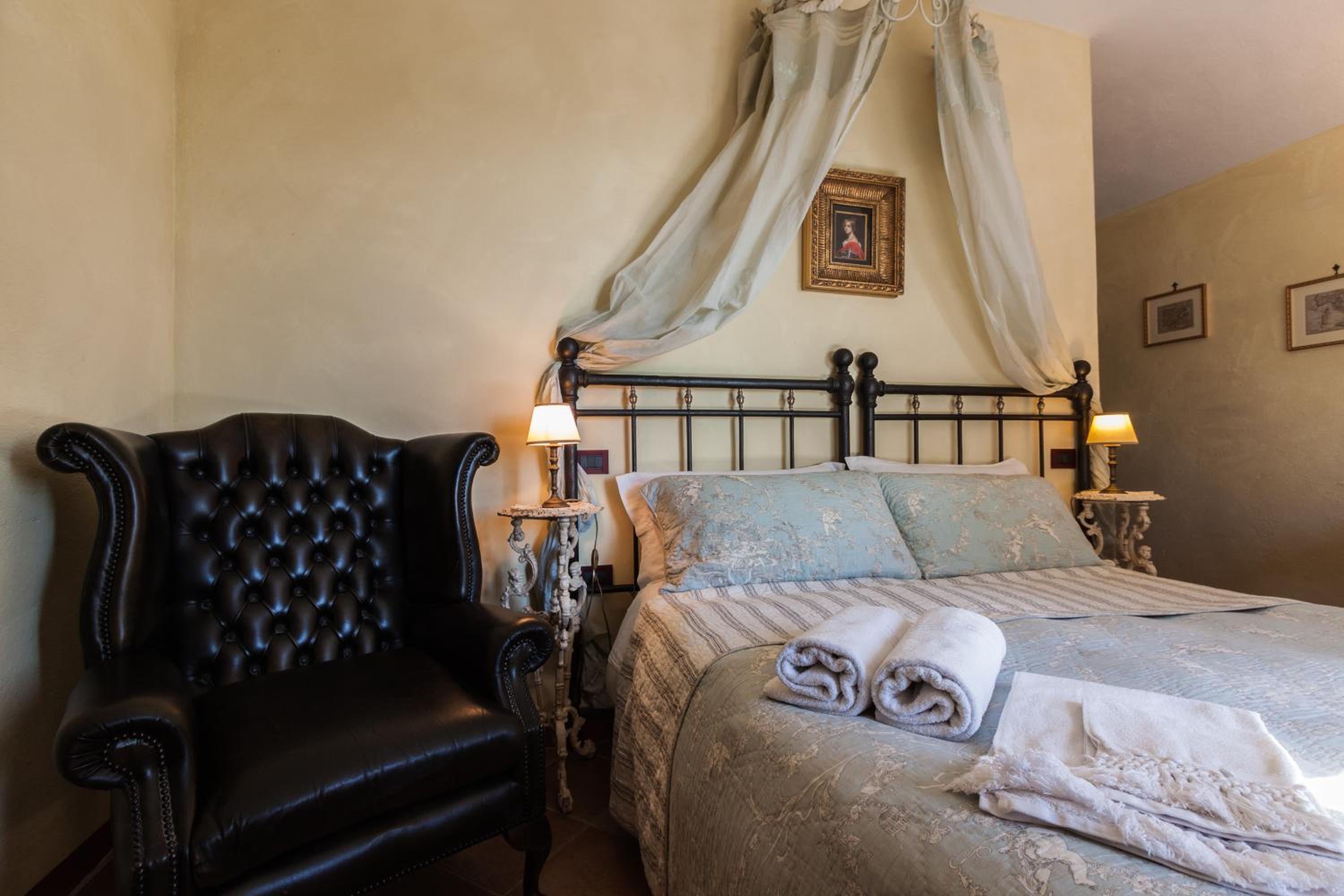 Charm Double Room photo 3