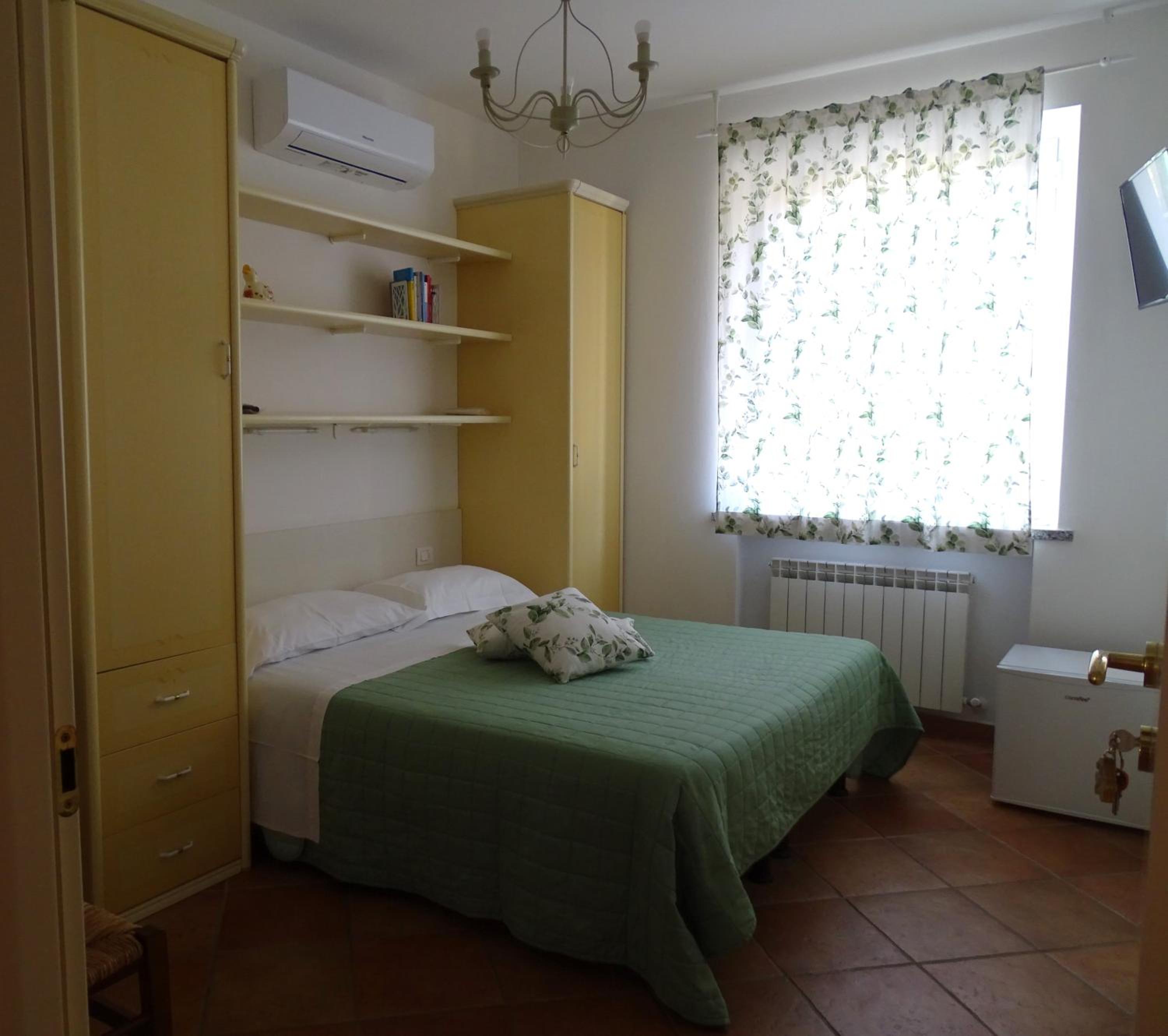 Double Room - Photo 1