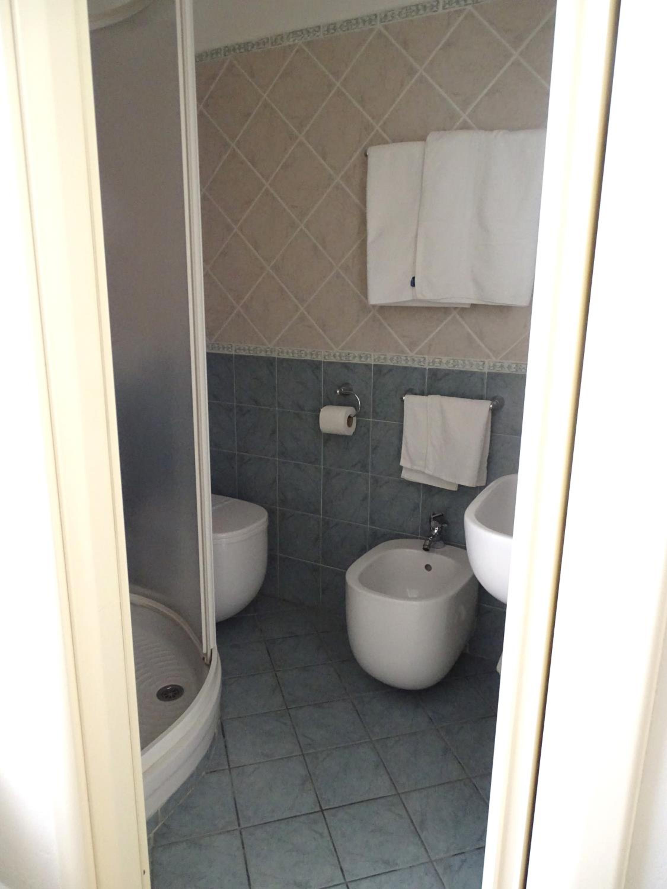 Double Room - Photo 4