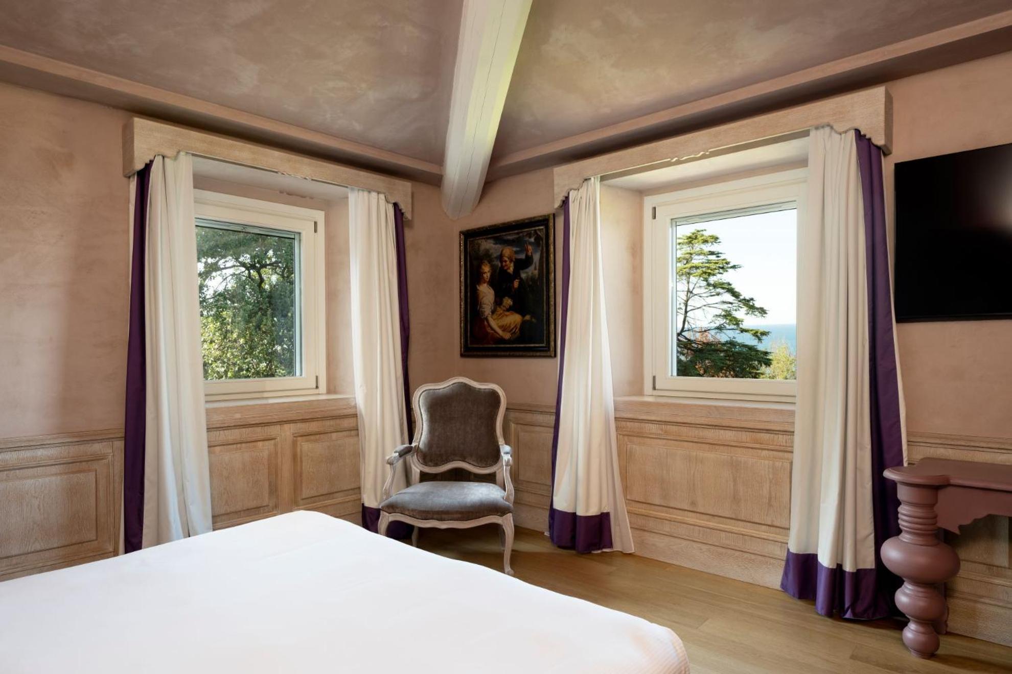 Deluxe Double Room with Garden View - Photo 10