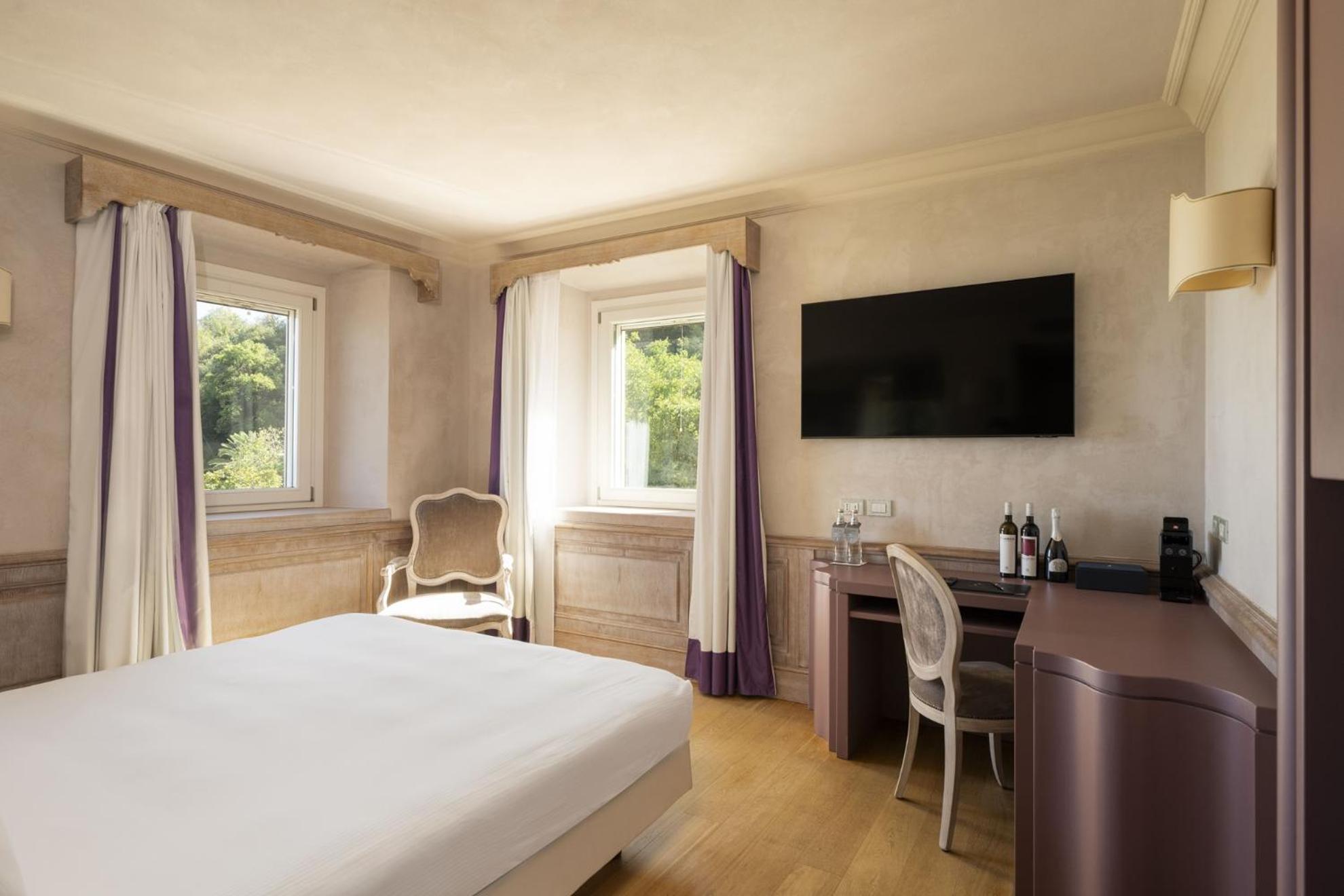 Deluxe Double Room with Garden View - Photo 4