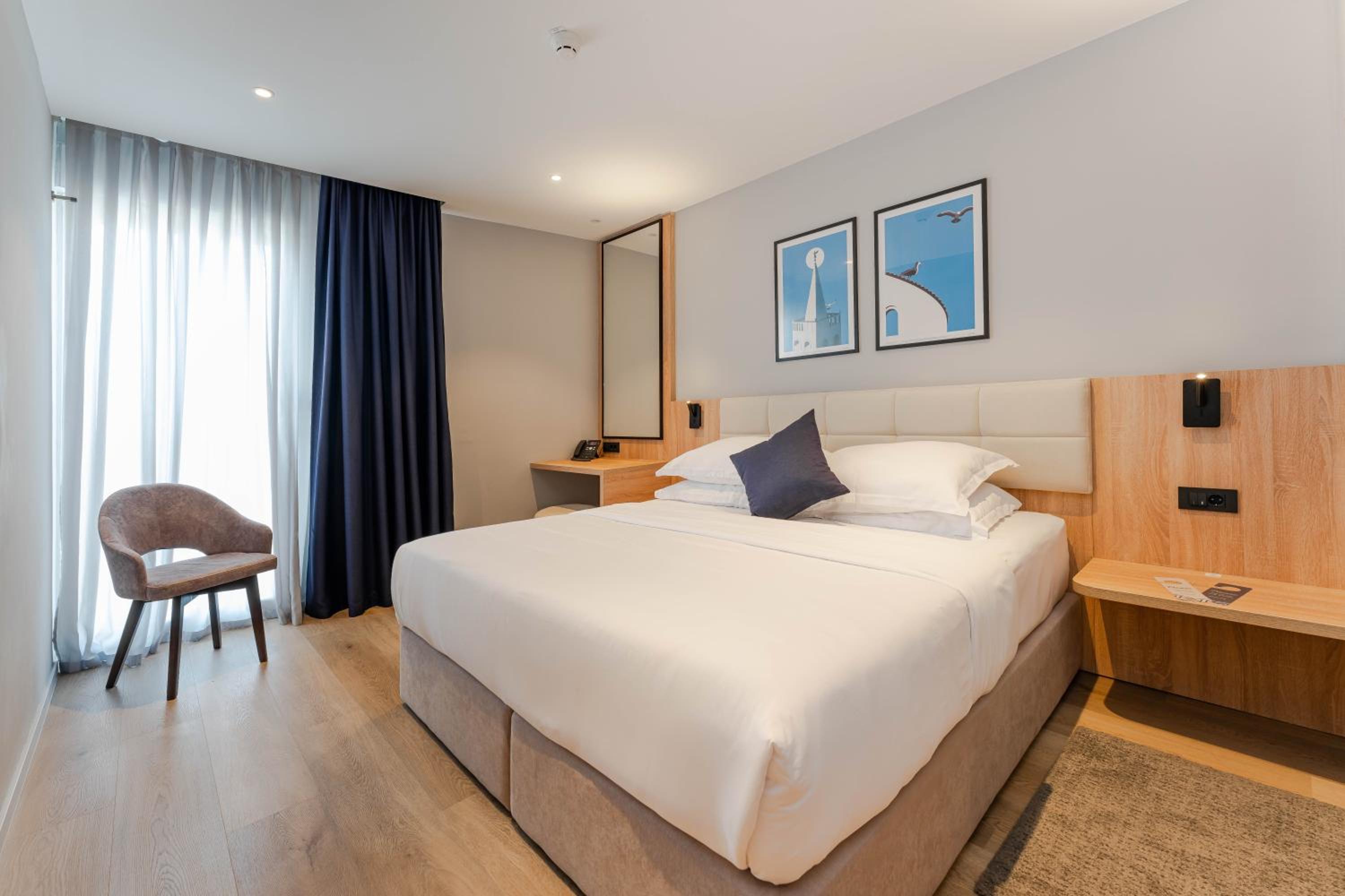 Deluxe Double Room - Photo 1