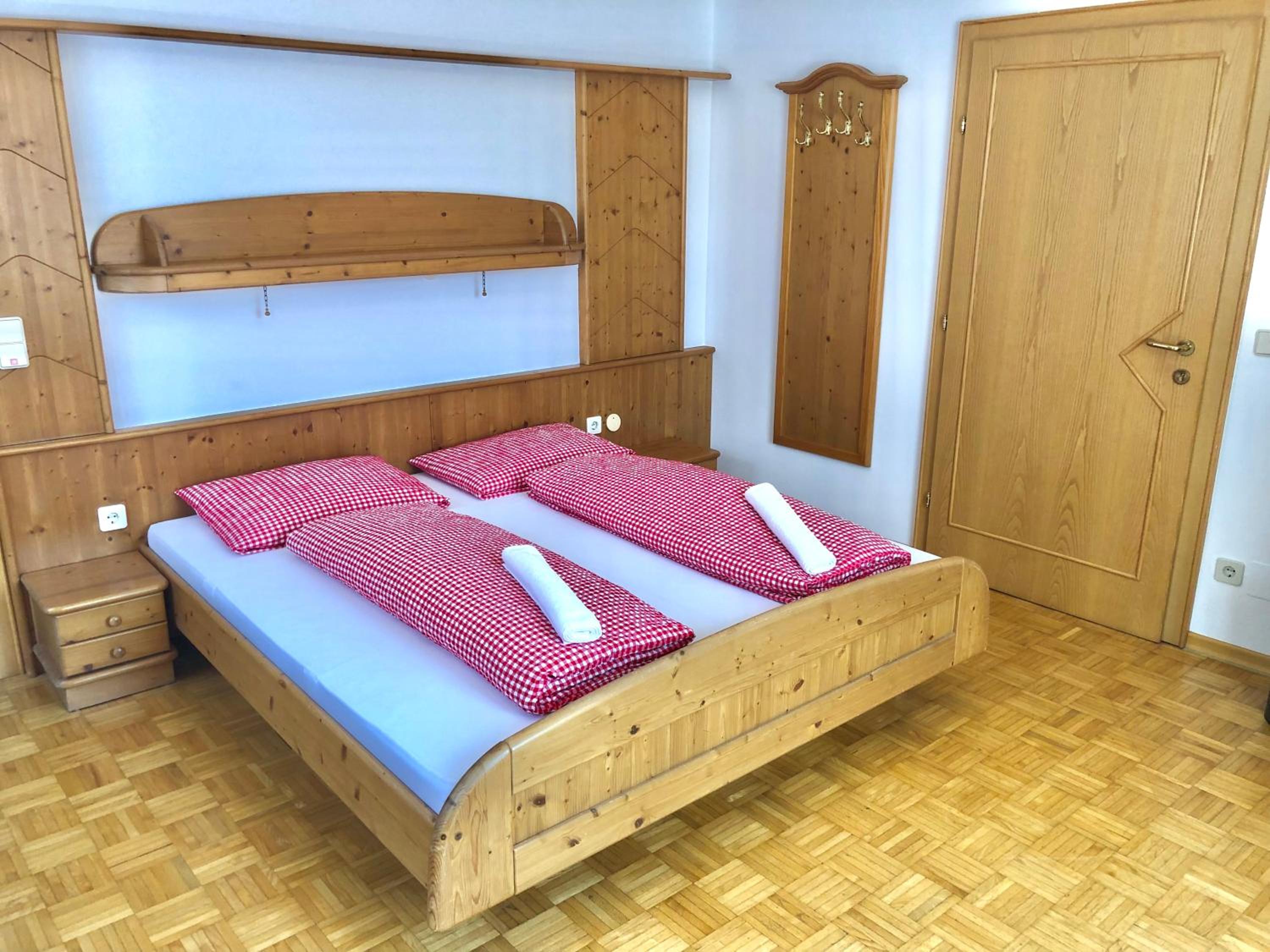 Standard Queen Room photo 2