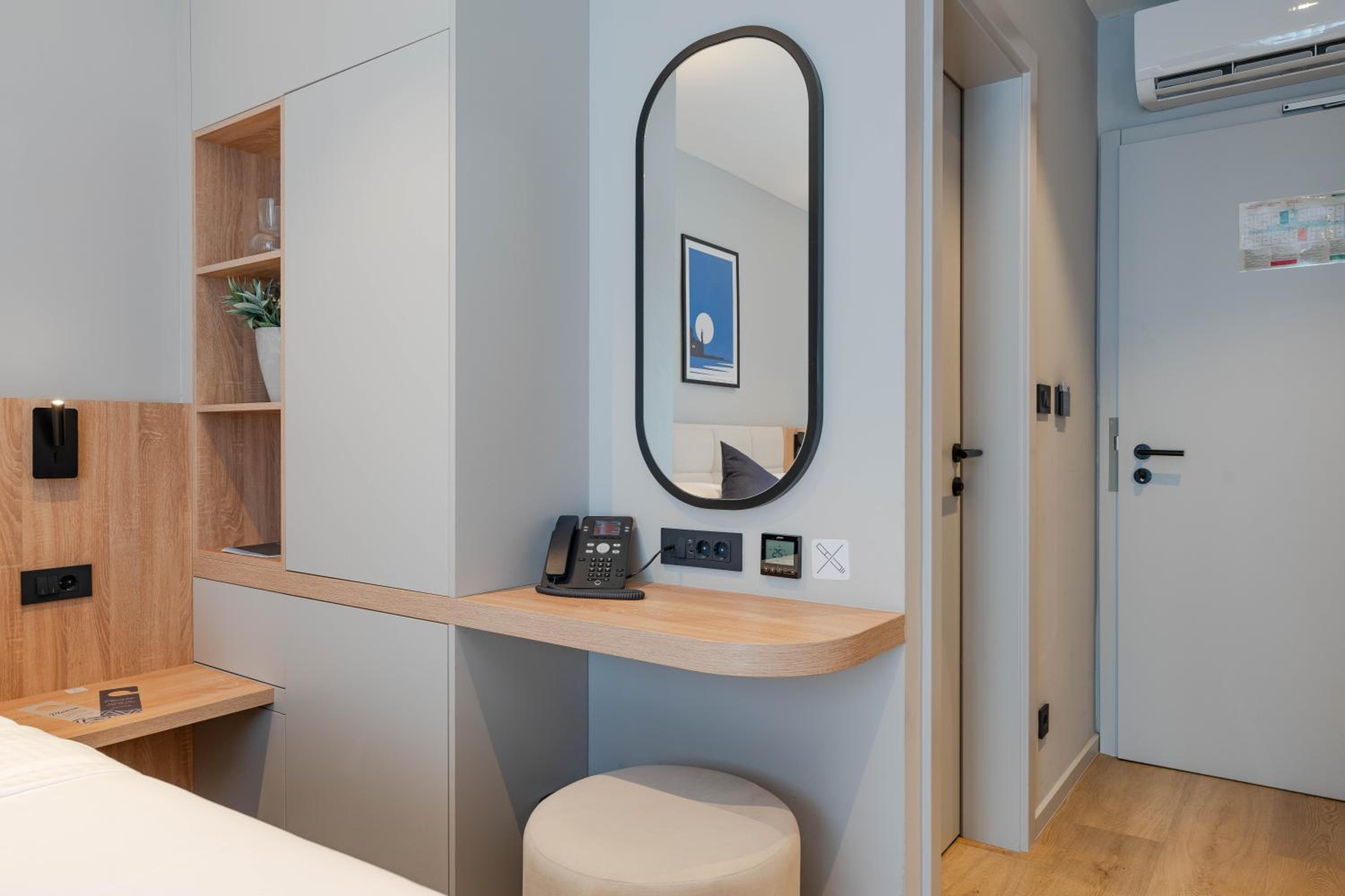 Deluxe Twin Room - Photo 2