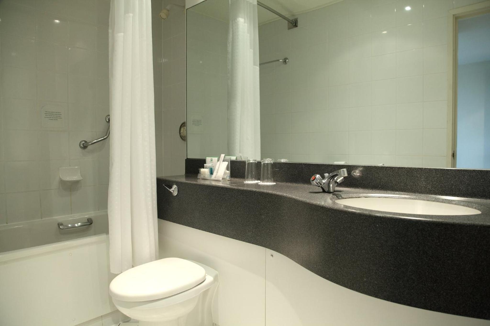 Standard Double Room - Non-Smoking - Photo 8