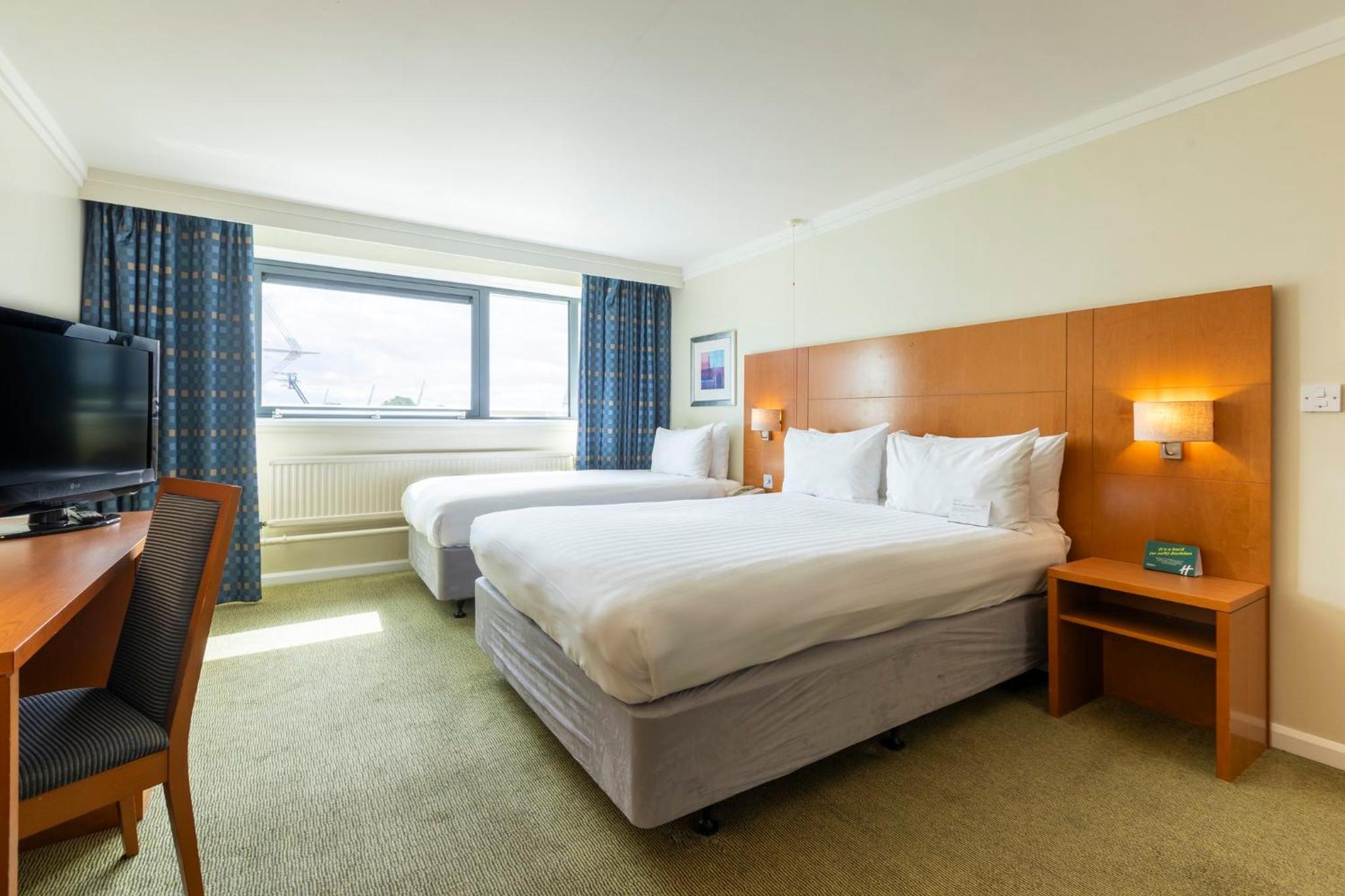 Standard Twin Room - Photo 1