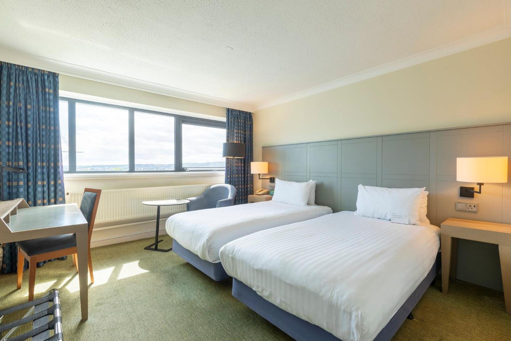 Standard Twin Room - Photo 7