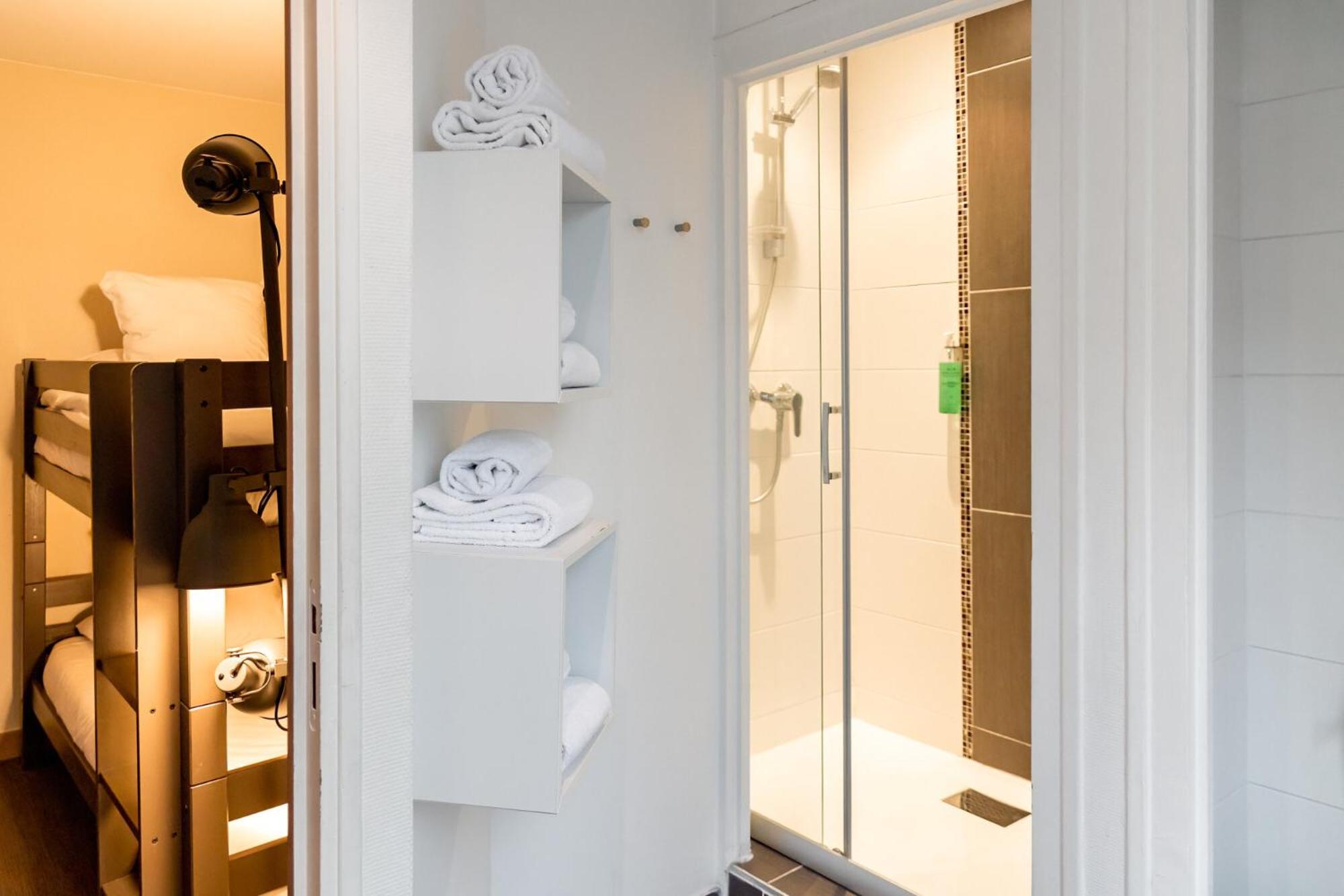 Quadruple Room - Photo 7