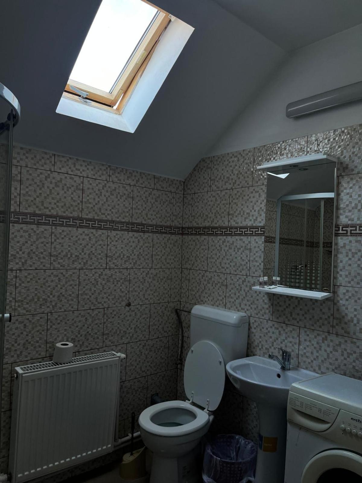 Triple Room with Bathroom photo 2