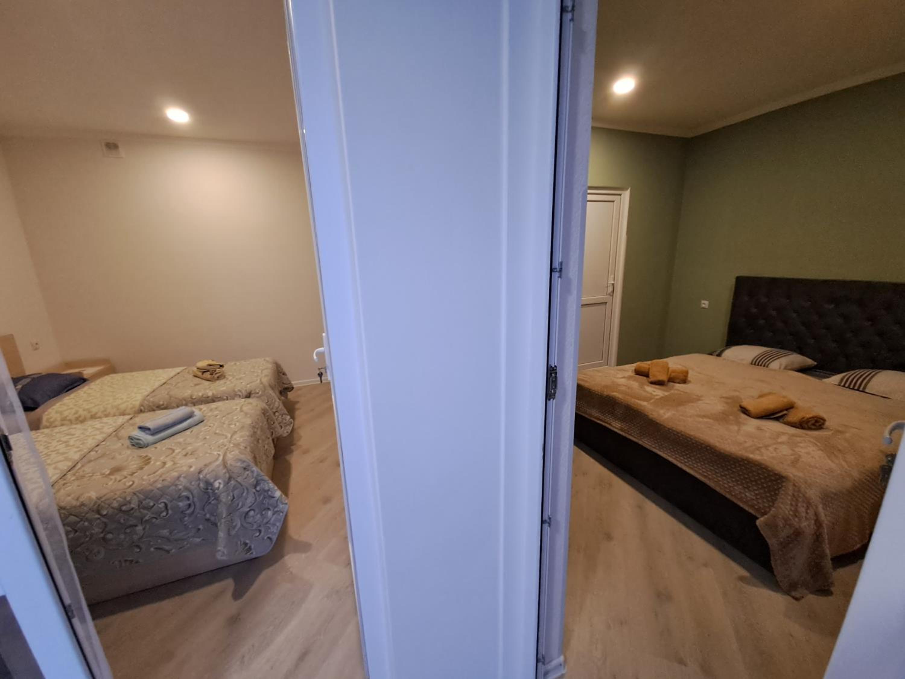 Economy Double Room - Photo 6