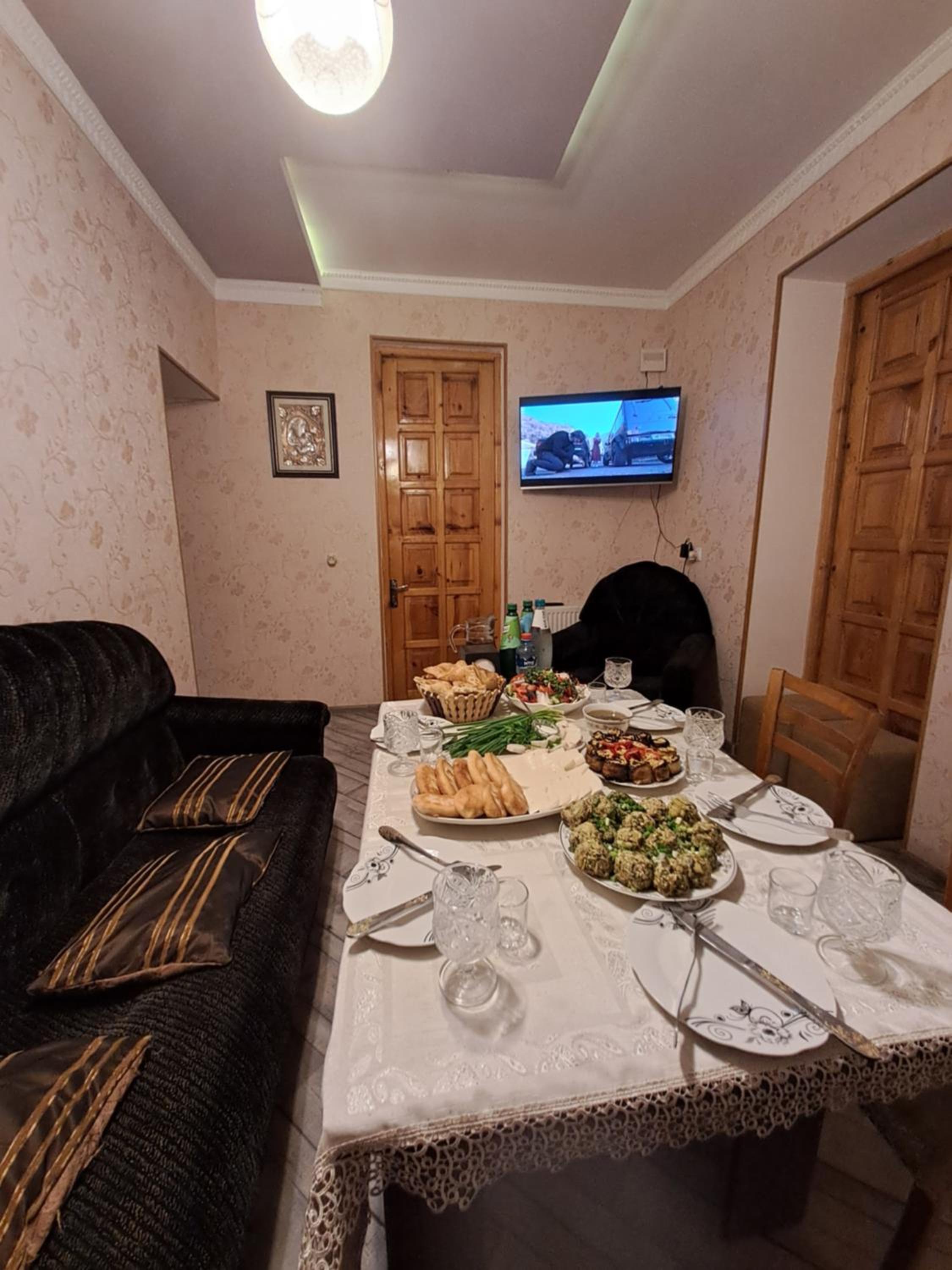 Family Room - Photo 10