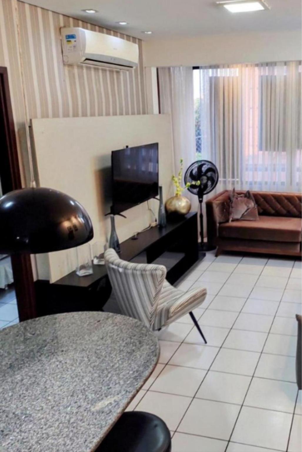 Deluxe One-Bedroom Apartment with City View photo 1