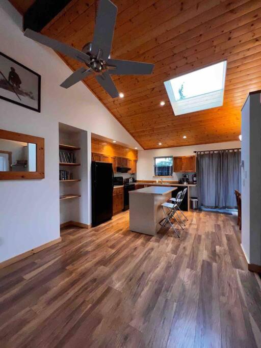Three-Bedroom House photo 3