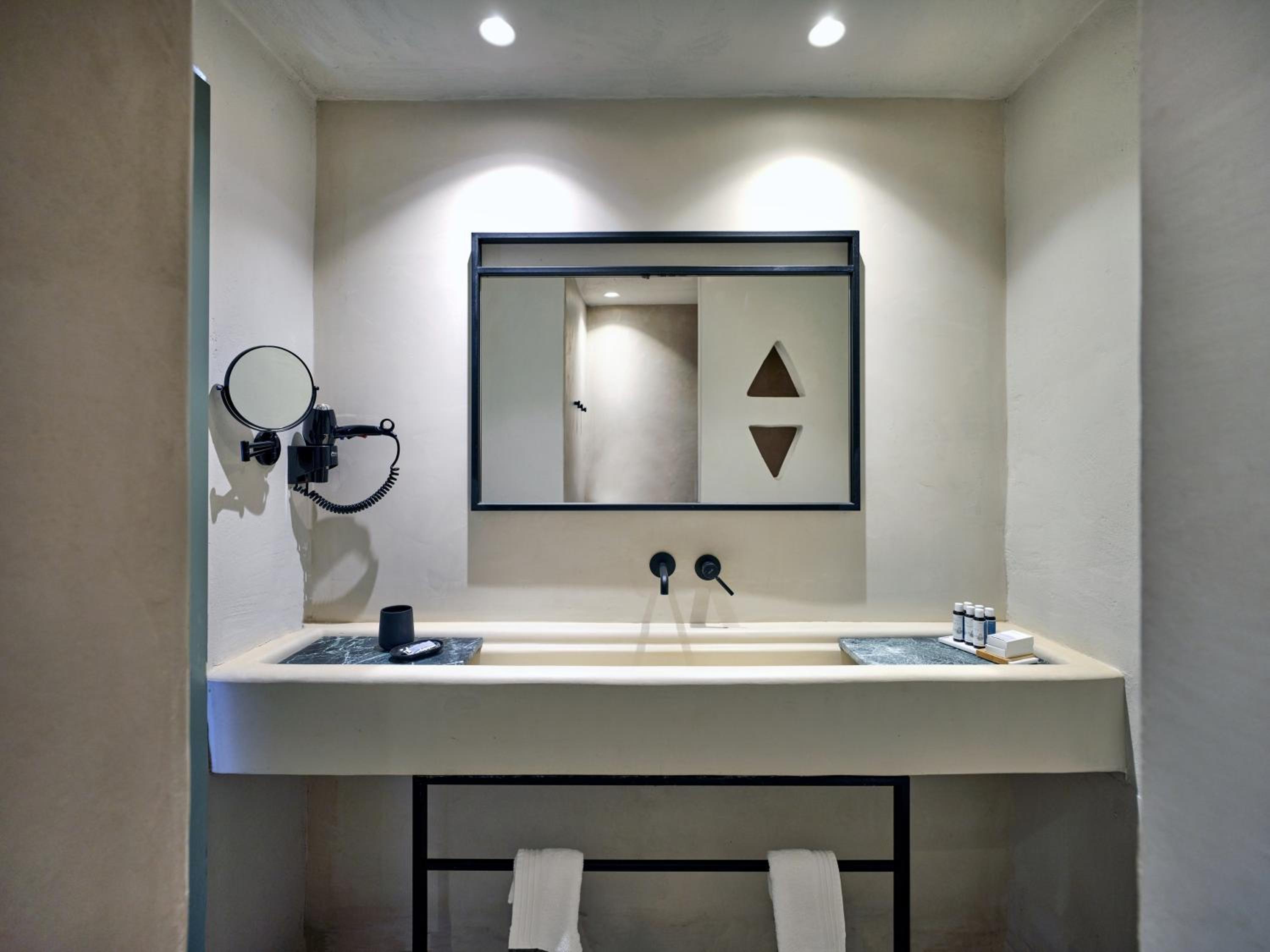 Signature Suite Mini Jetted Pool Sea View - Photo 22