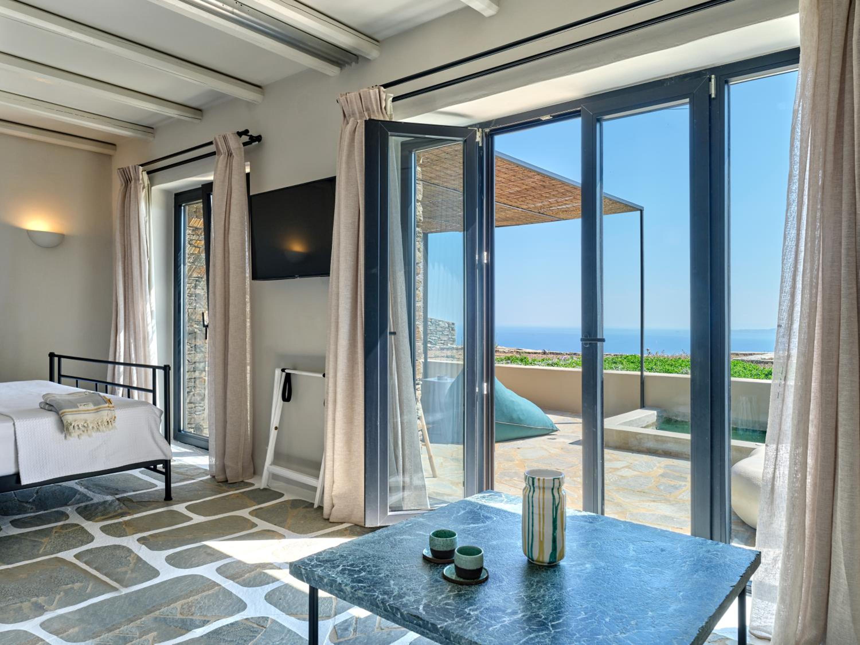 Signature Suite Mini Jetted Pool Sea View - Photo 18