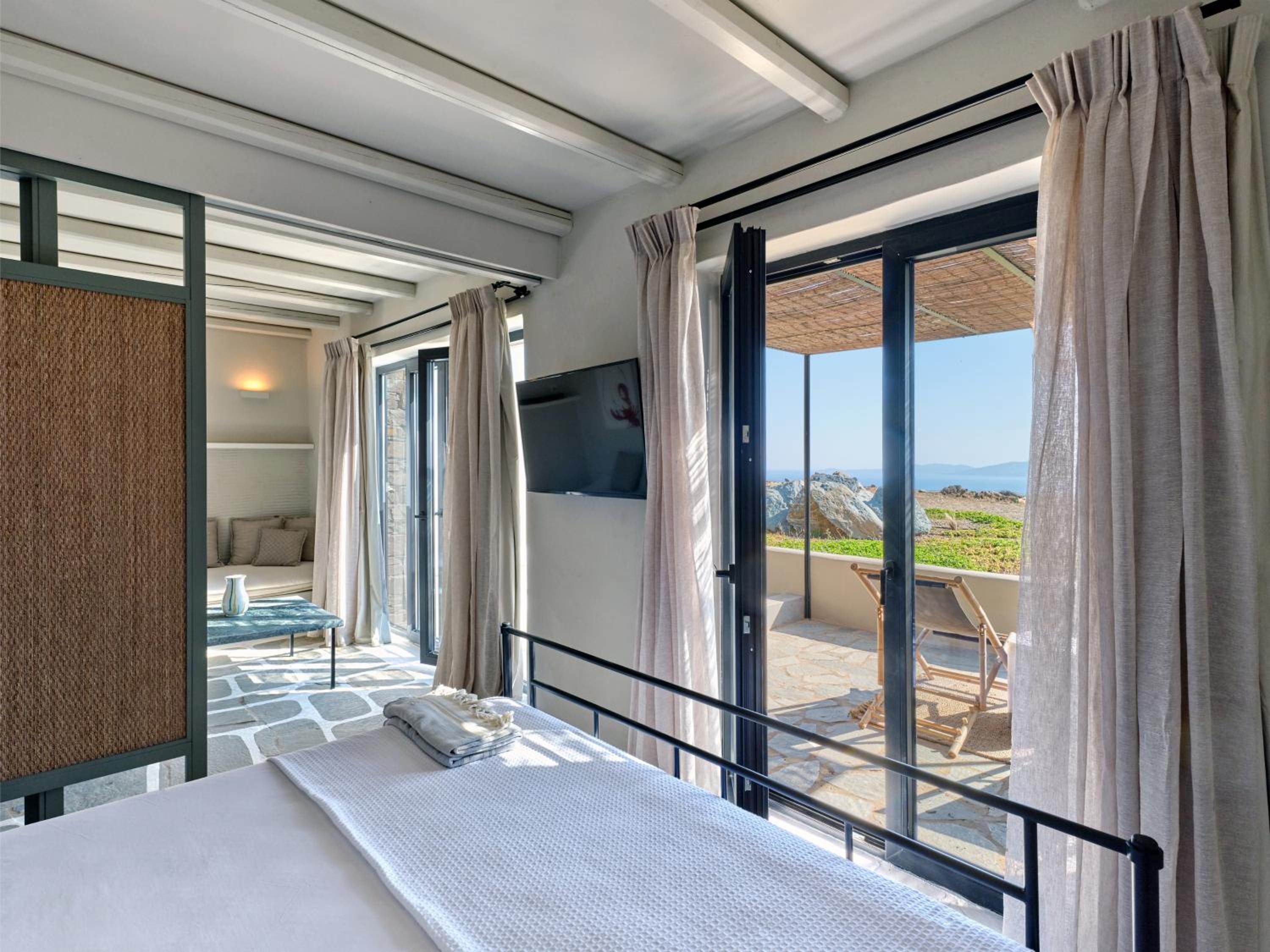Signature Suite Mini Jetted Pool Sea View - Photo 21