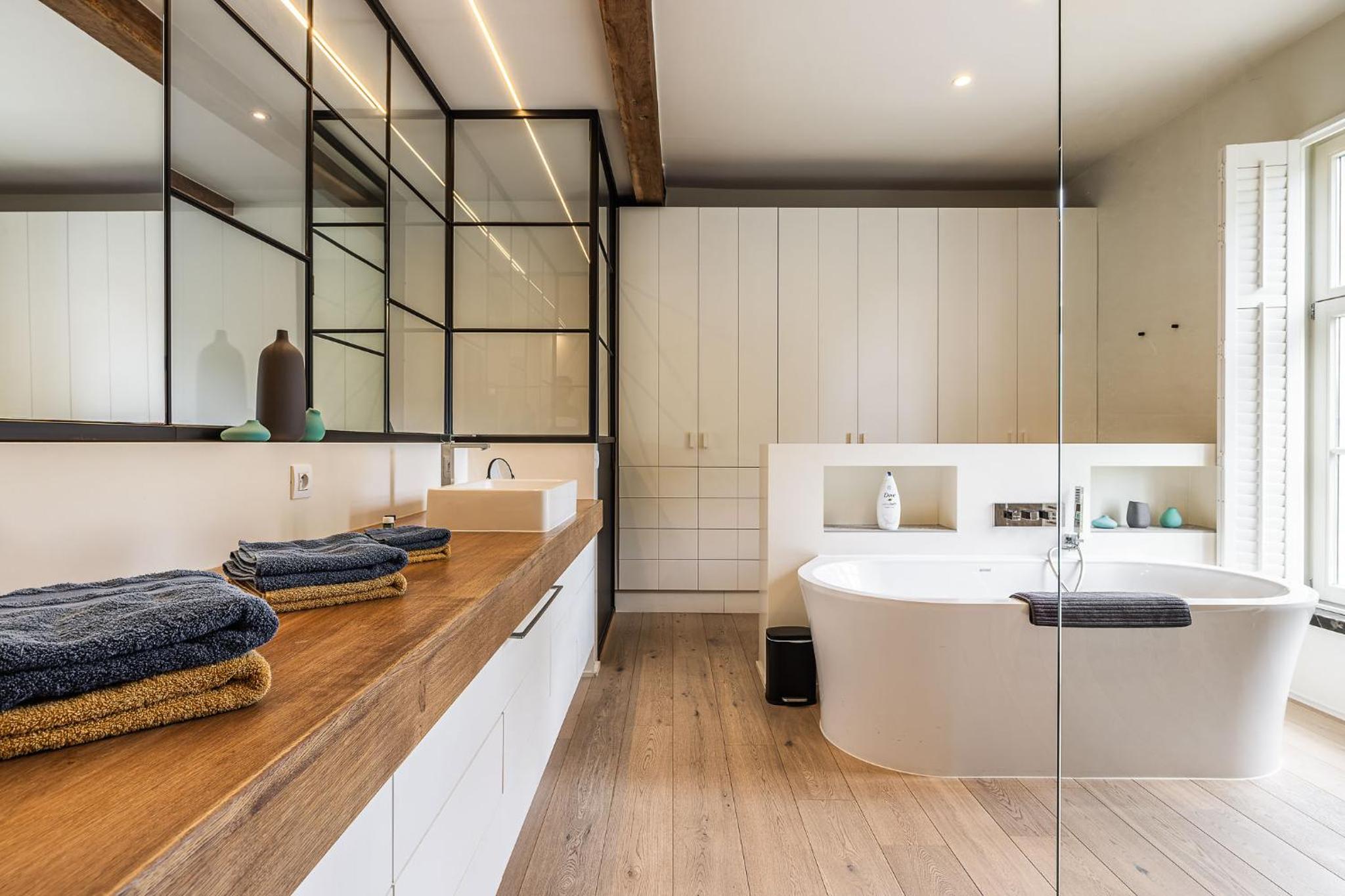 Deluxe Double Room with Bath photo 2