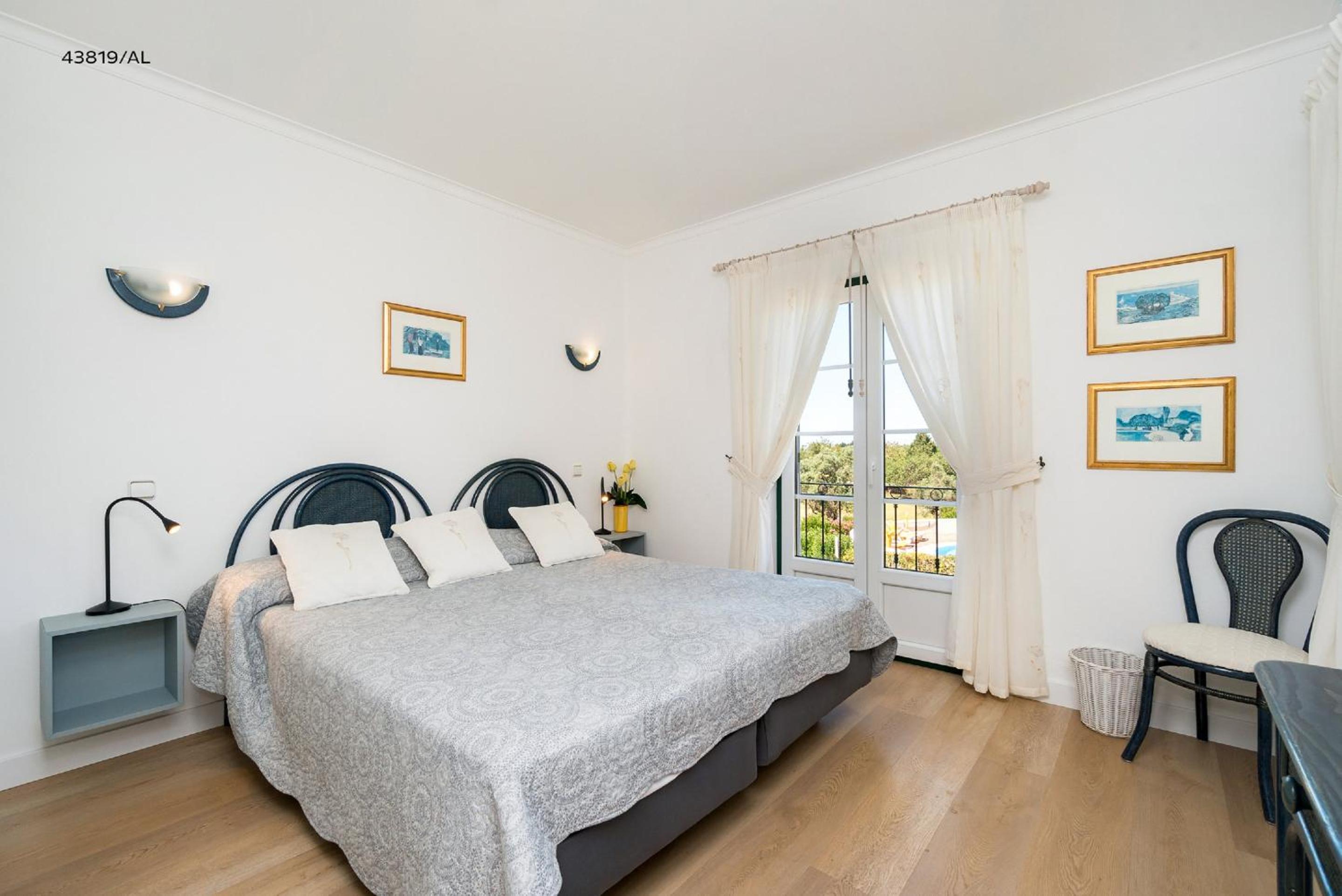 One-Bedroom Apartment - 126f