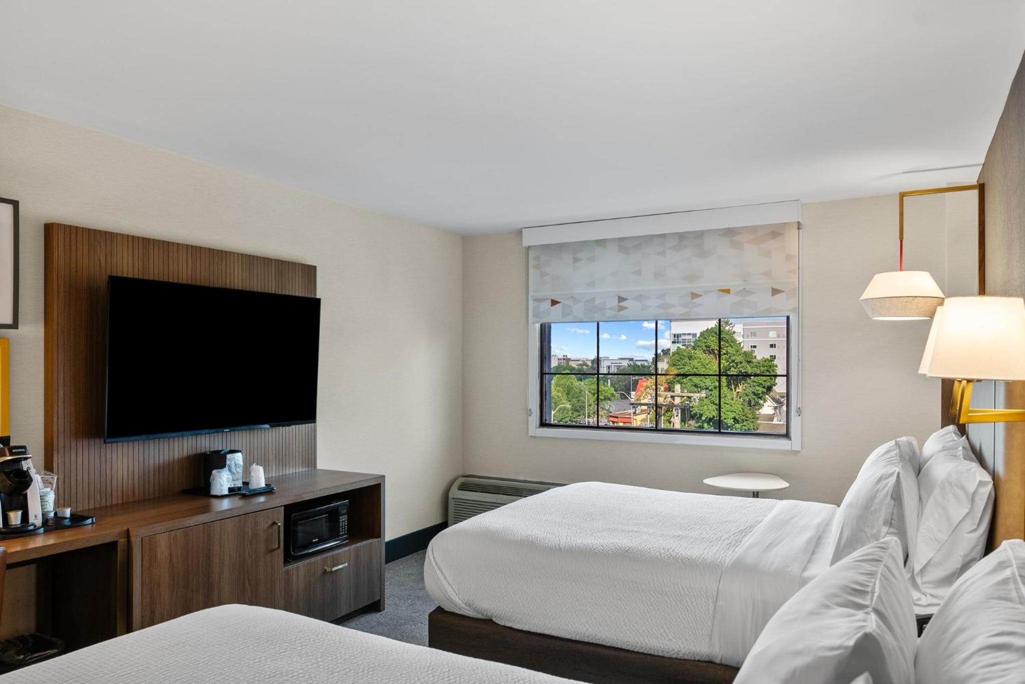 Premium Two Queen with Canadian Skyline View - Photo 13