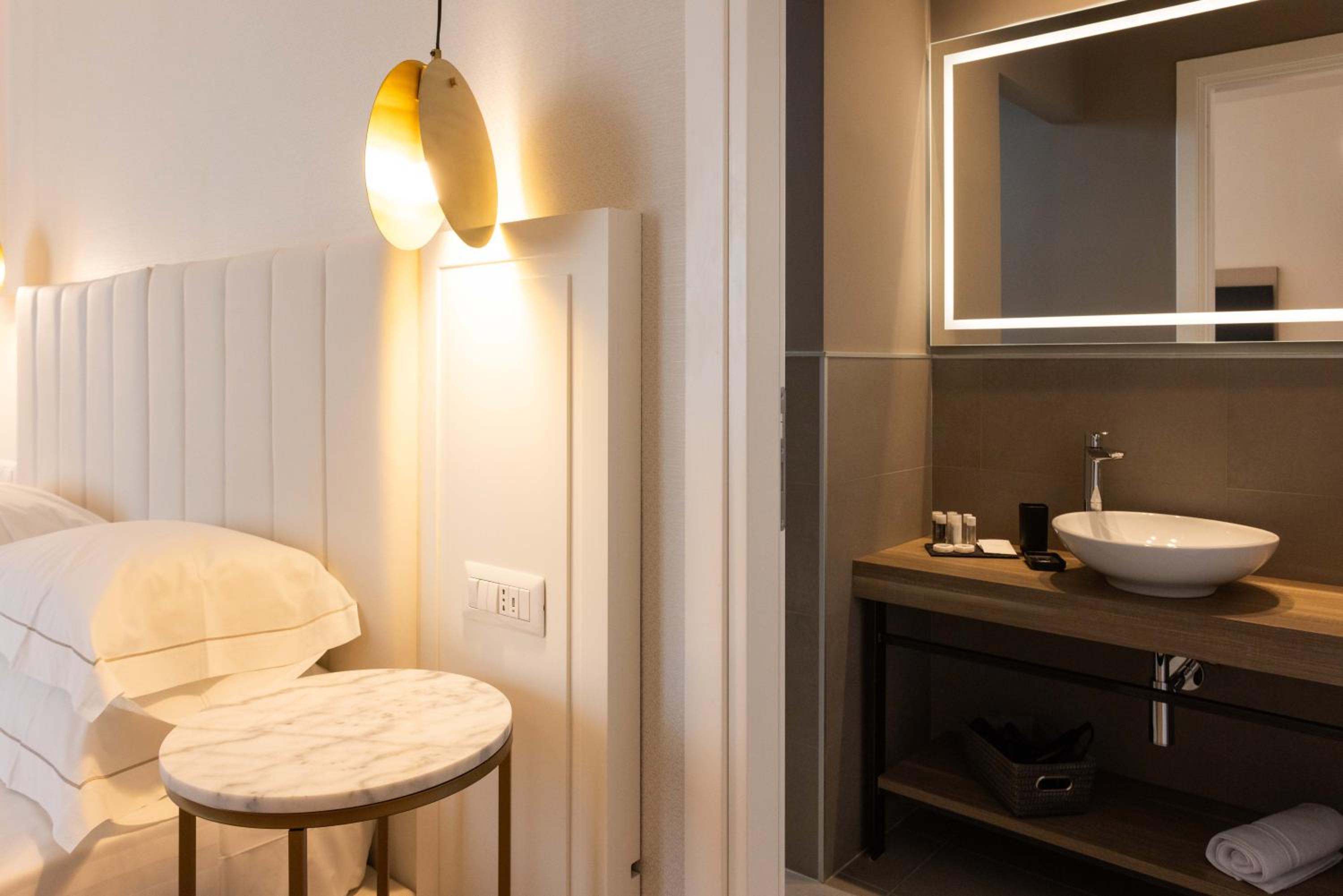 Superior Double or Twin Room with Sea View photo 3