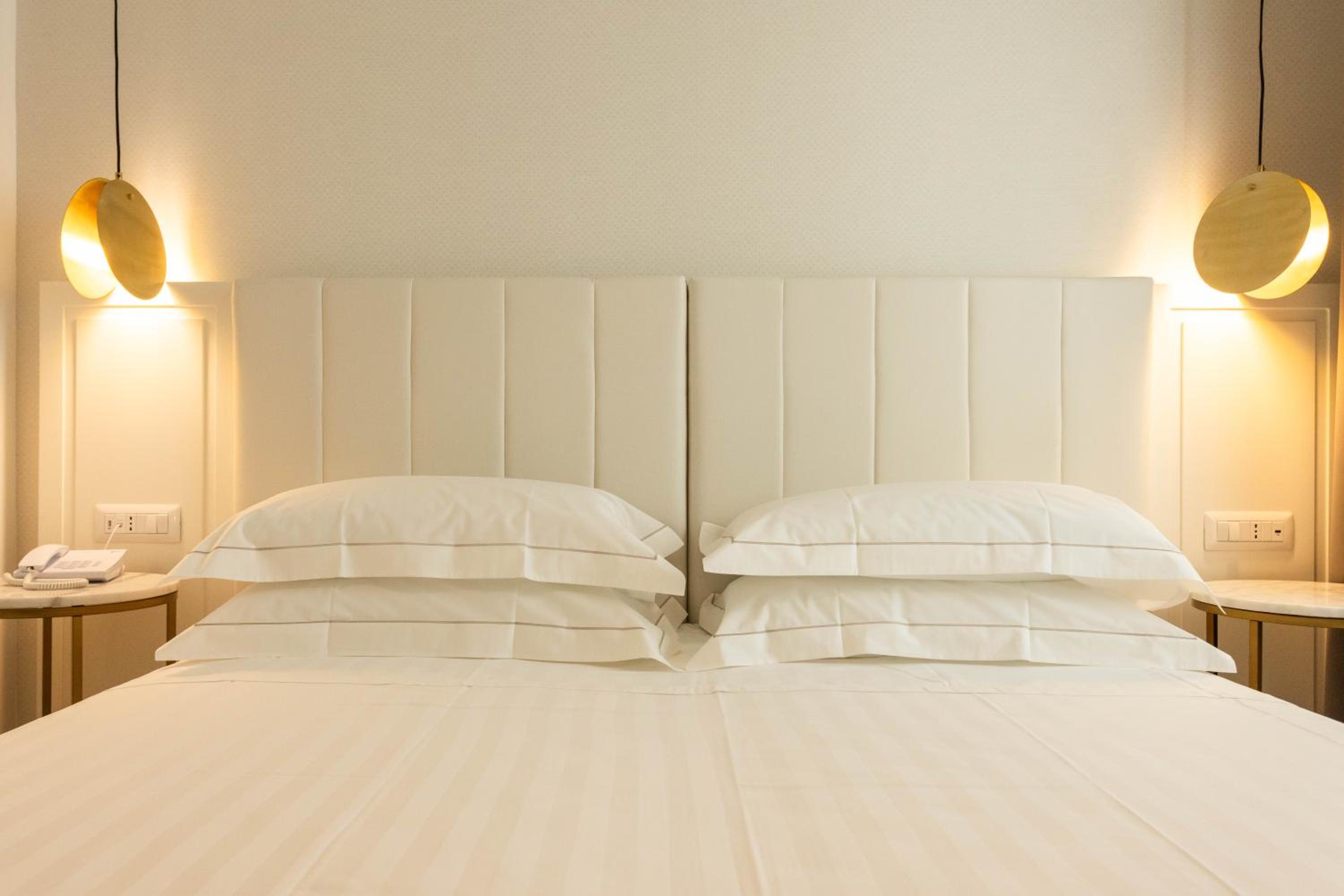Double or Twin Room with Garden View - Photo 7