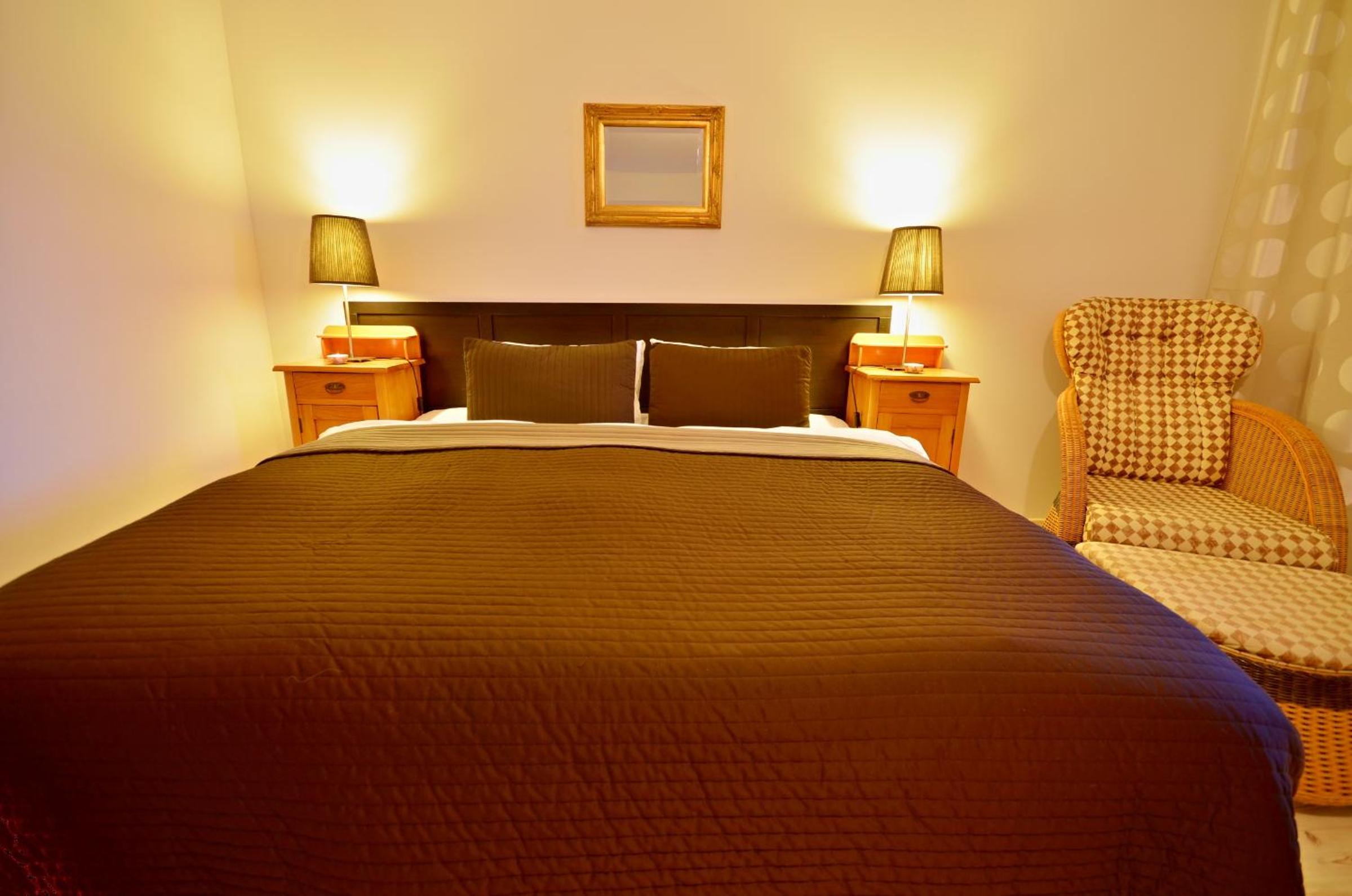 Deluxe Double Room (2 Adults + 1 Child)
