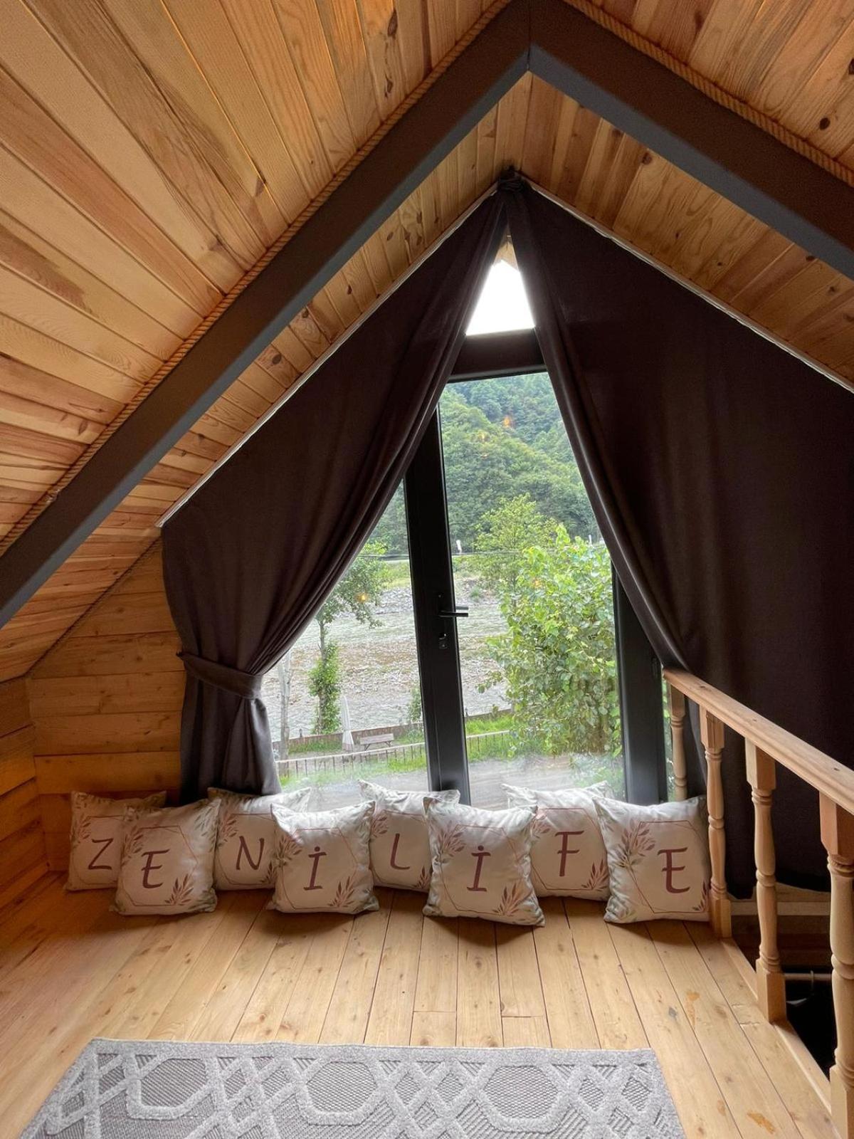 Deluxe Bungalow with Garden View photo 2