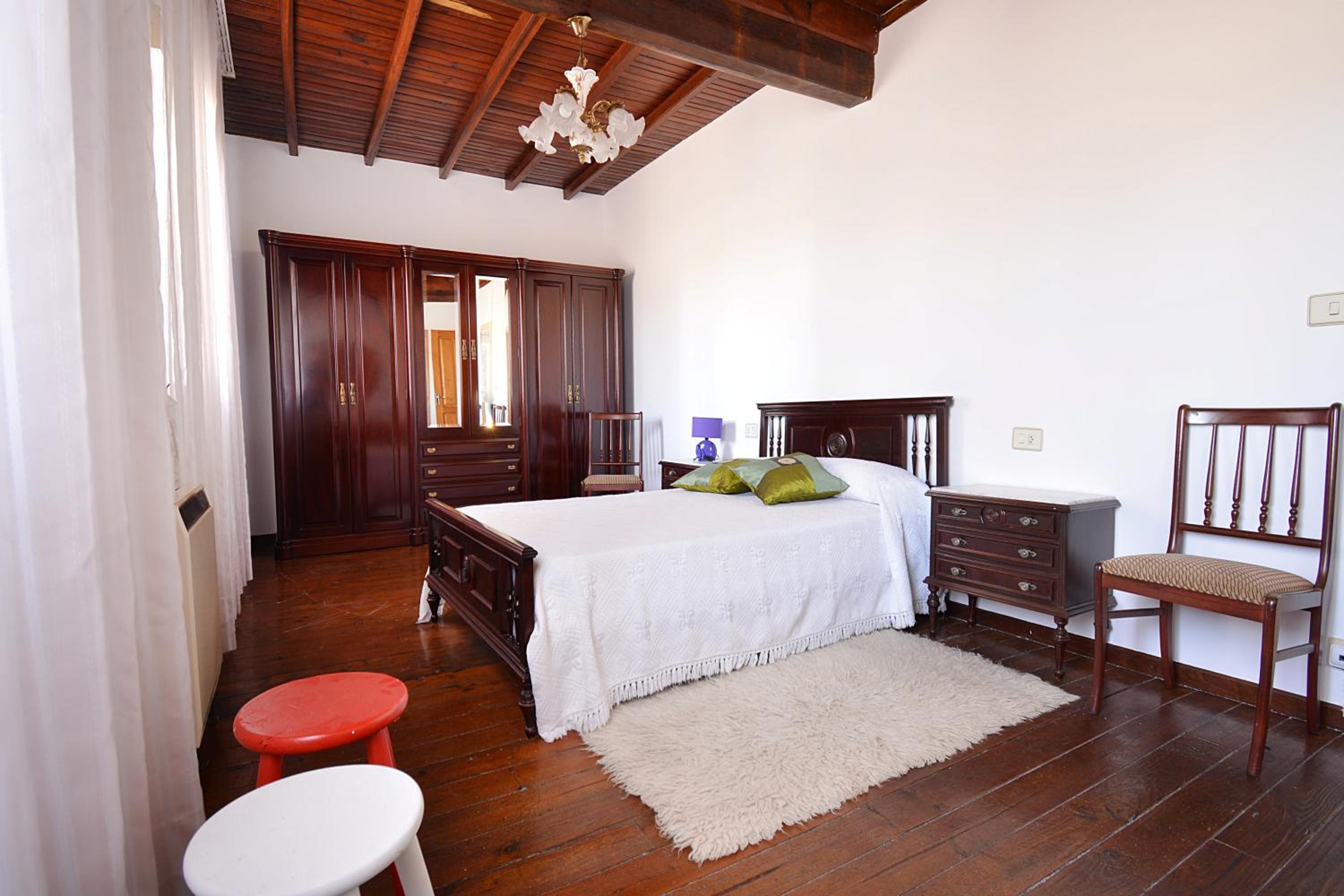 Three-Bedroom House photo 2