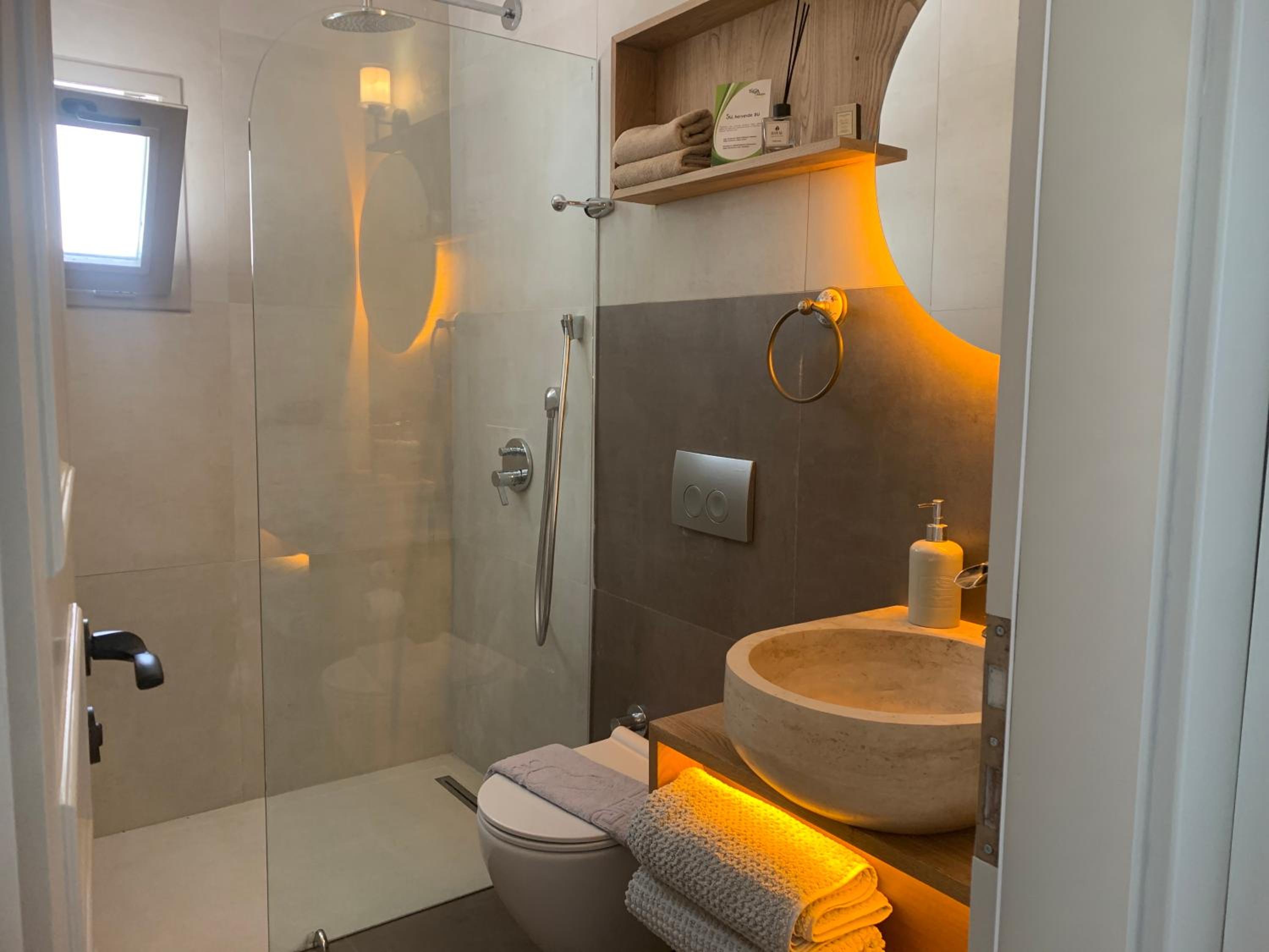 Economy Double or Twin Room photo 3