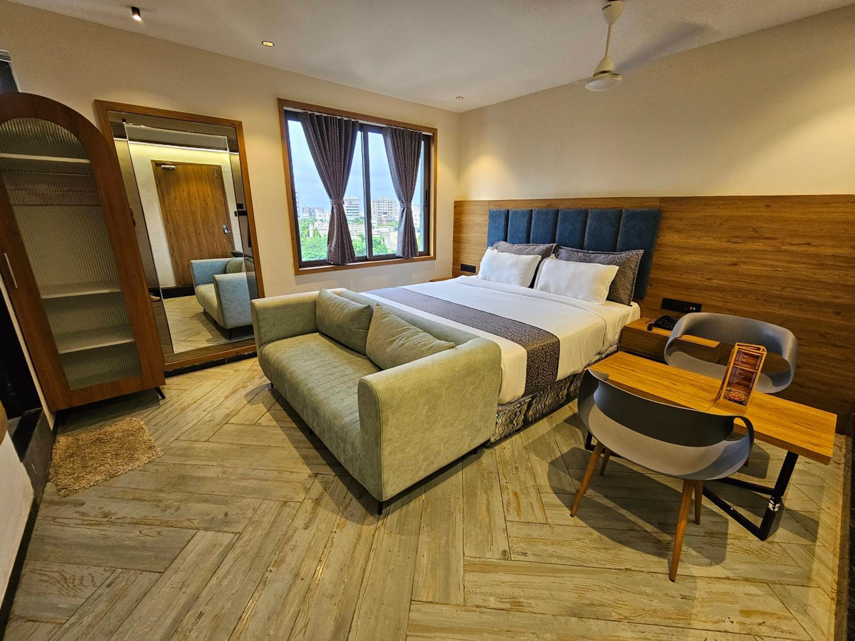 King Suite with Spa Bath