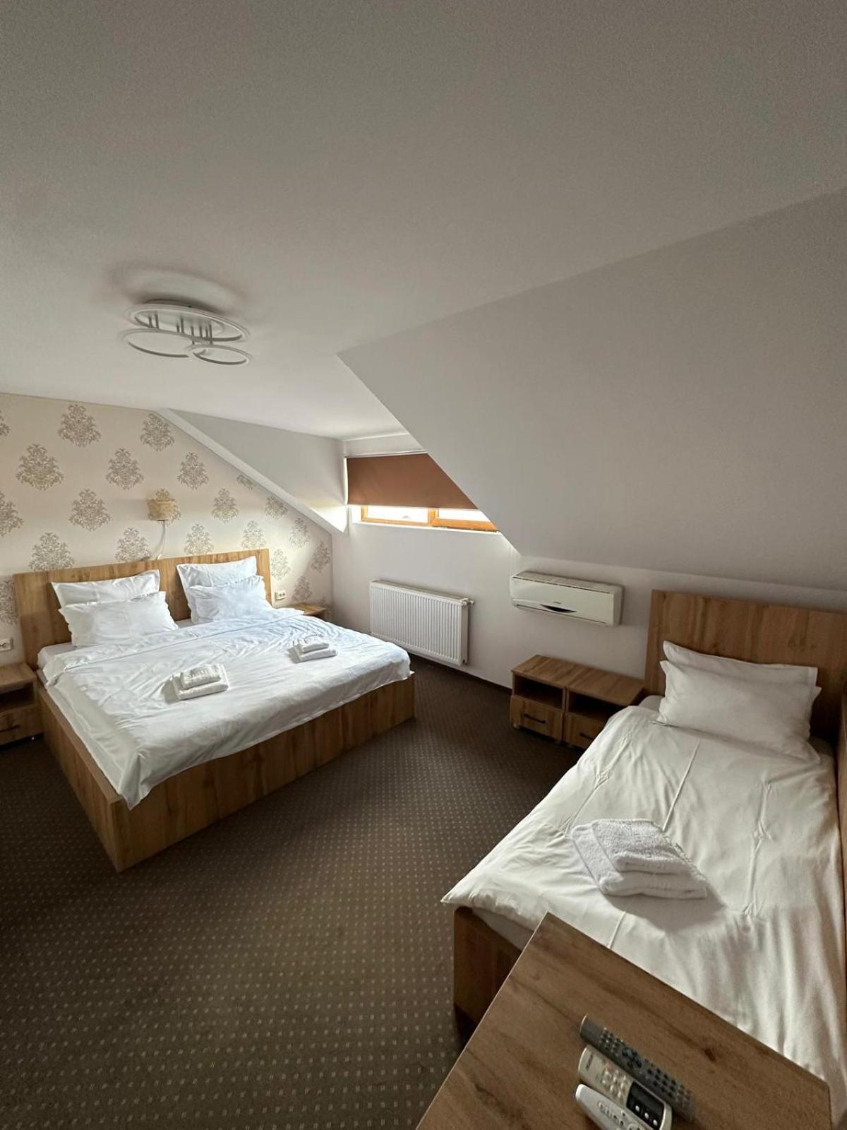 Standard Double Room photo 2