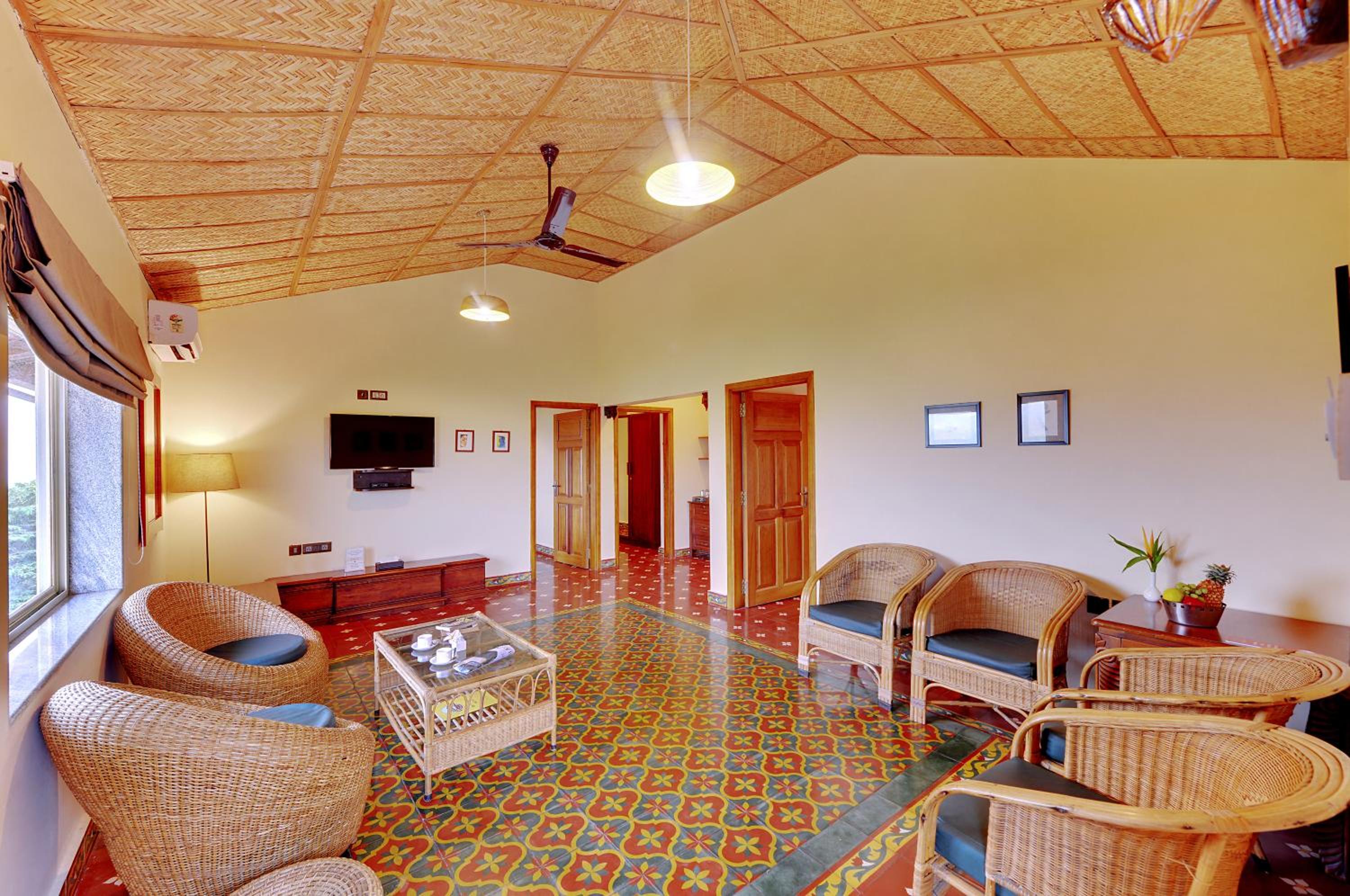 Three-Bedroom Villa - Photo 7