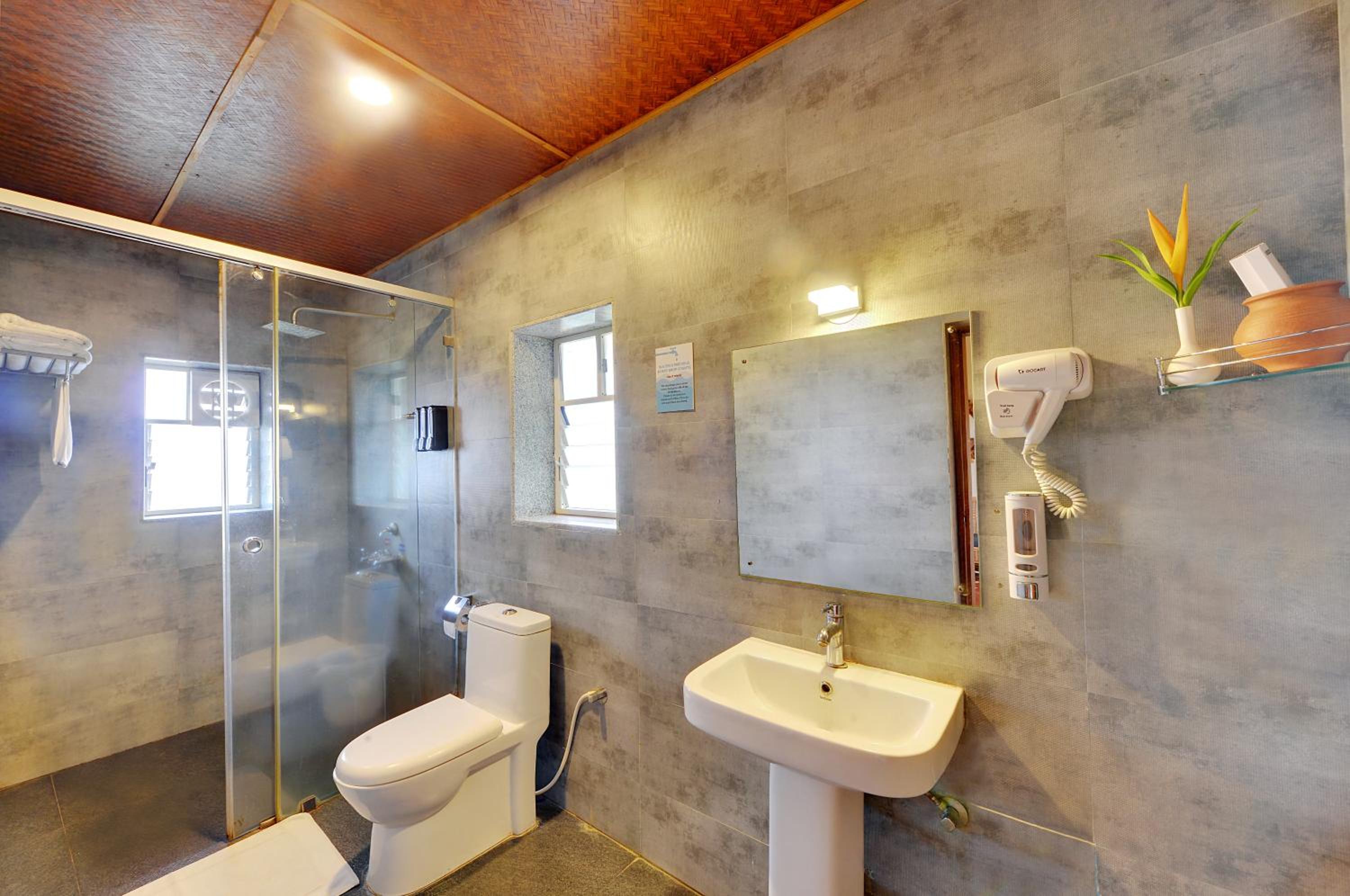 Three-Bedroom Villa - Photo 8