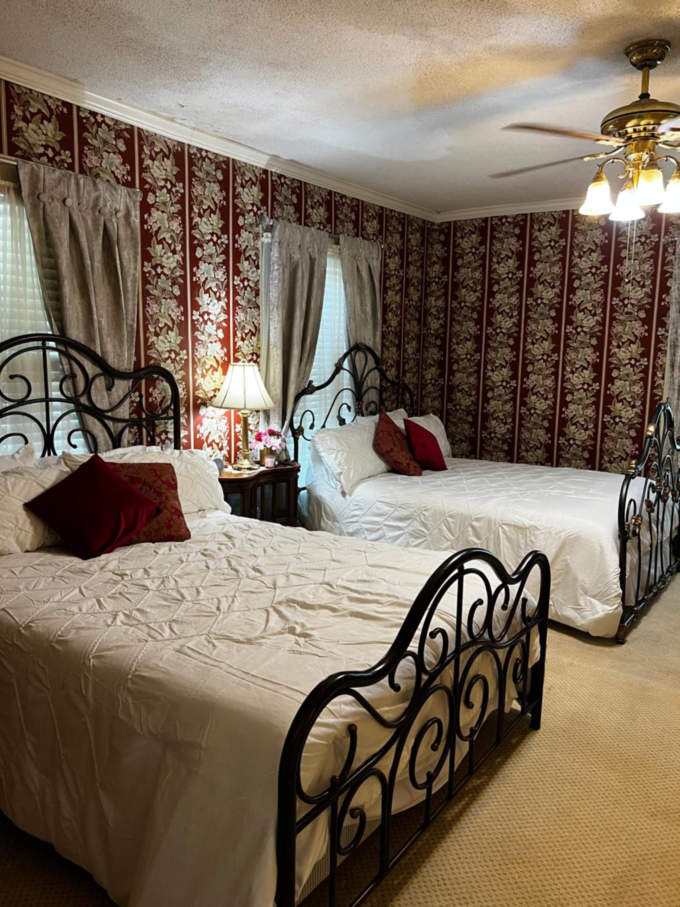 Quadruple Room With Private Bathroom photo 2