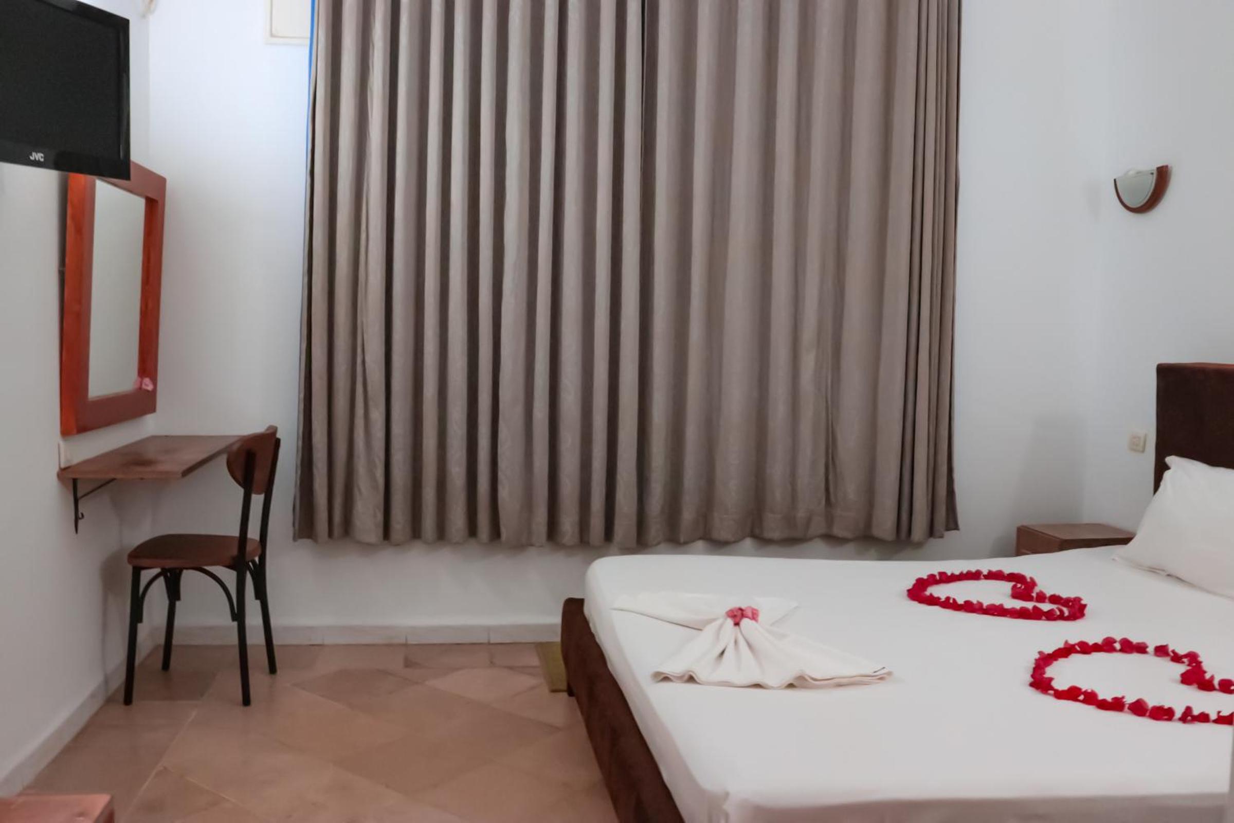 Double Room - Photo 3