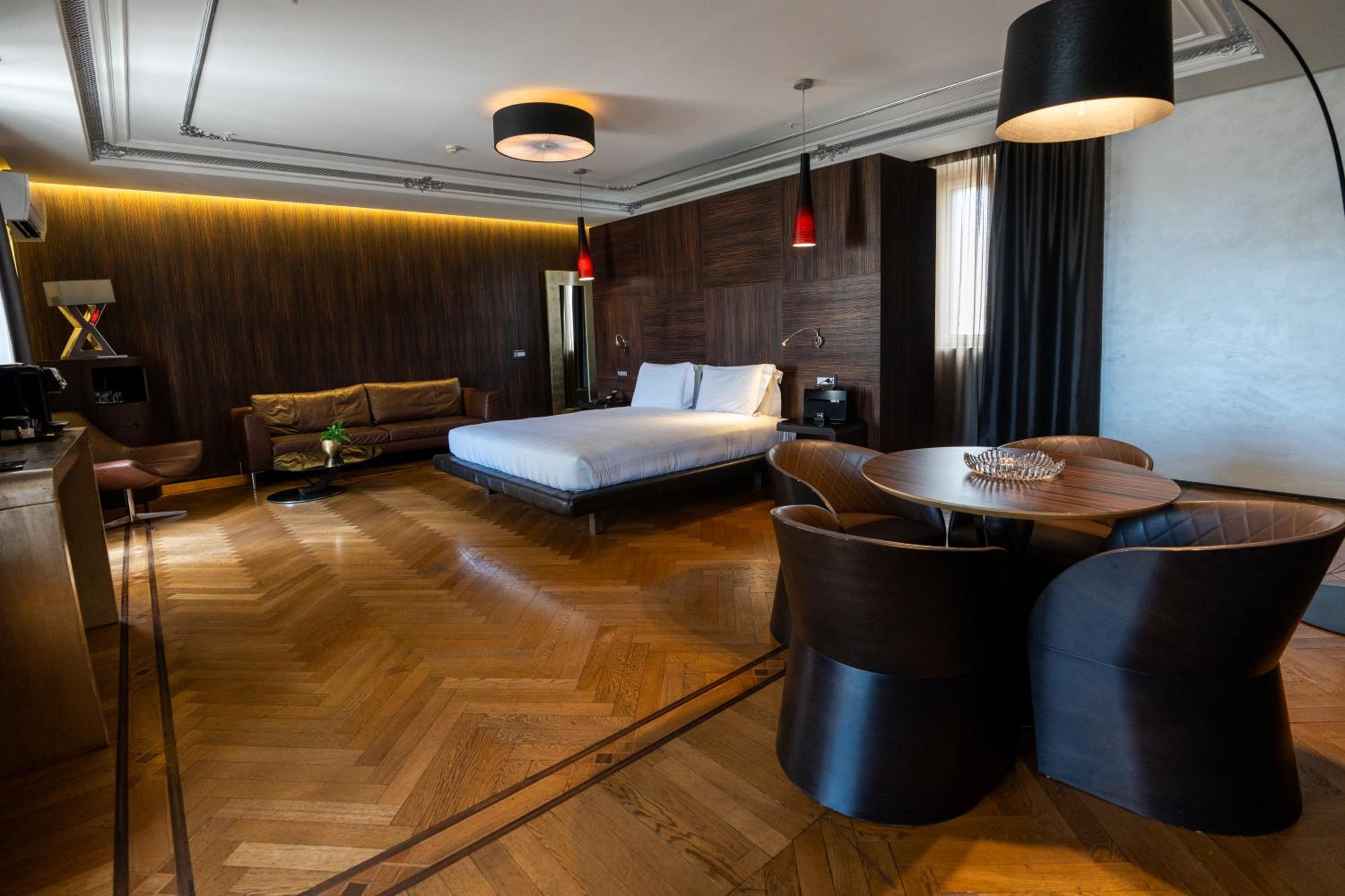 Suite With City View
