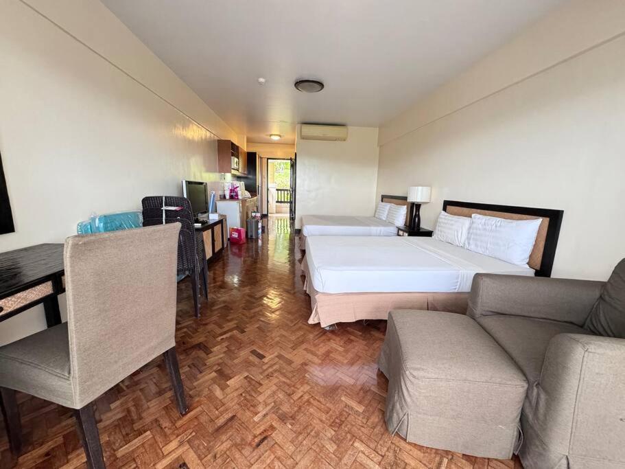 One-Bedroom Apartment - Photo 9