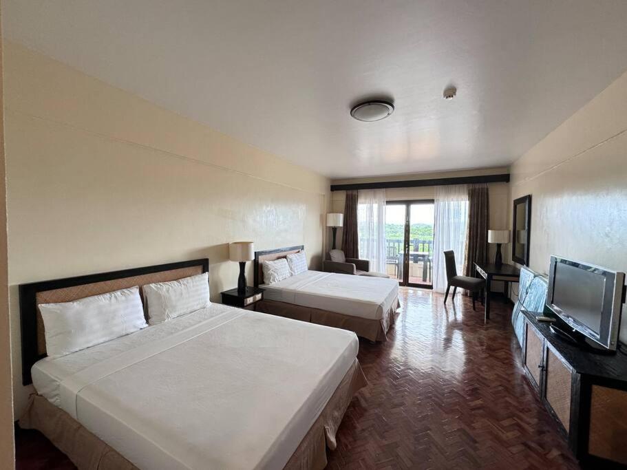 One-Bedroom Apartment - Photo 18